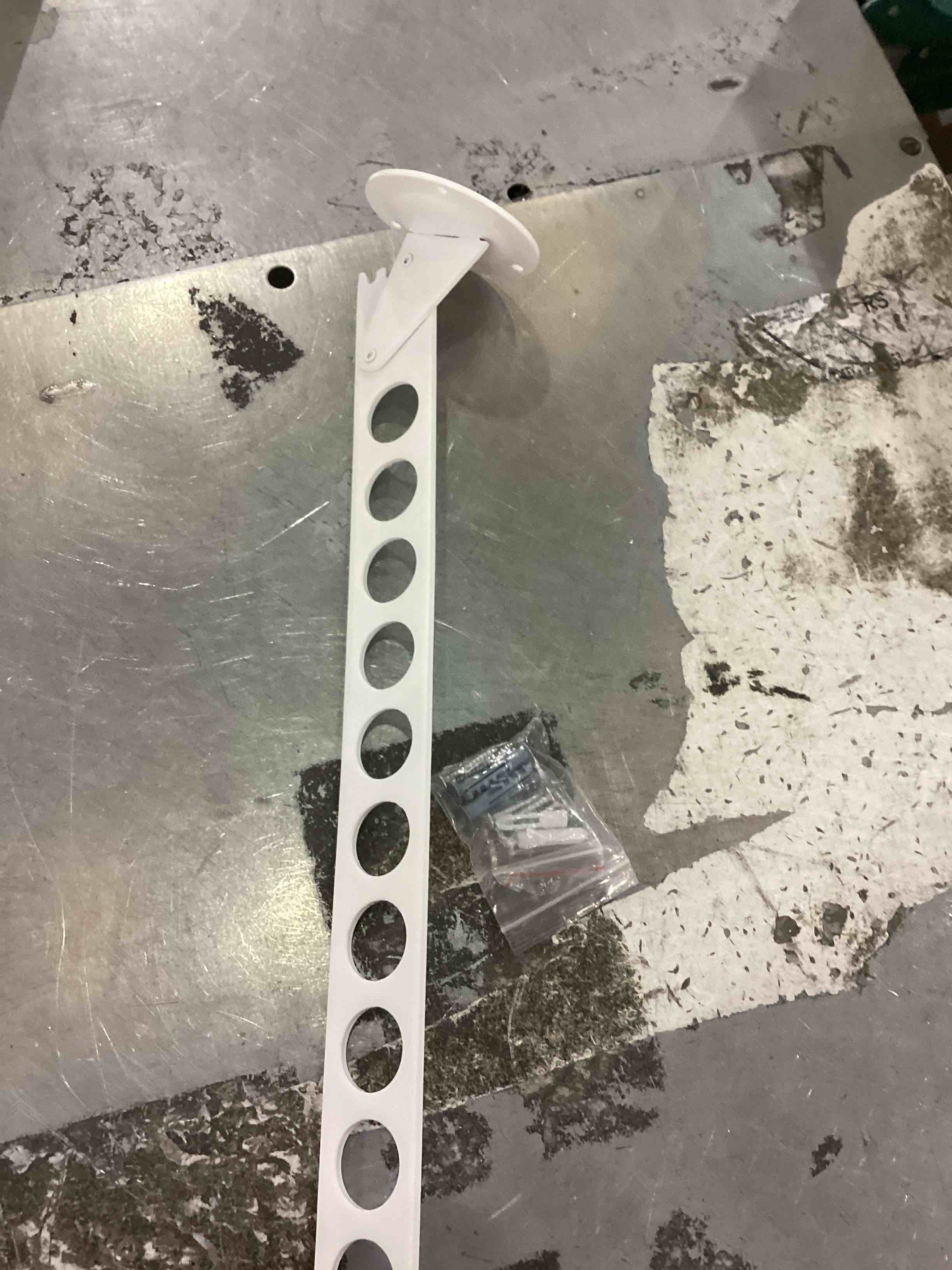 https://s3.amazonaws.com/lotting-images-prod/bidfta/PPE2544069_1752495501782.jpeg