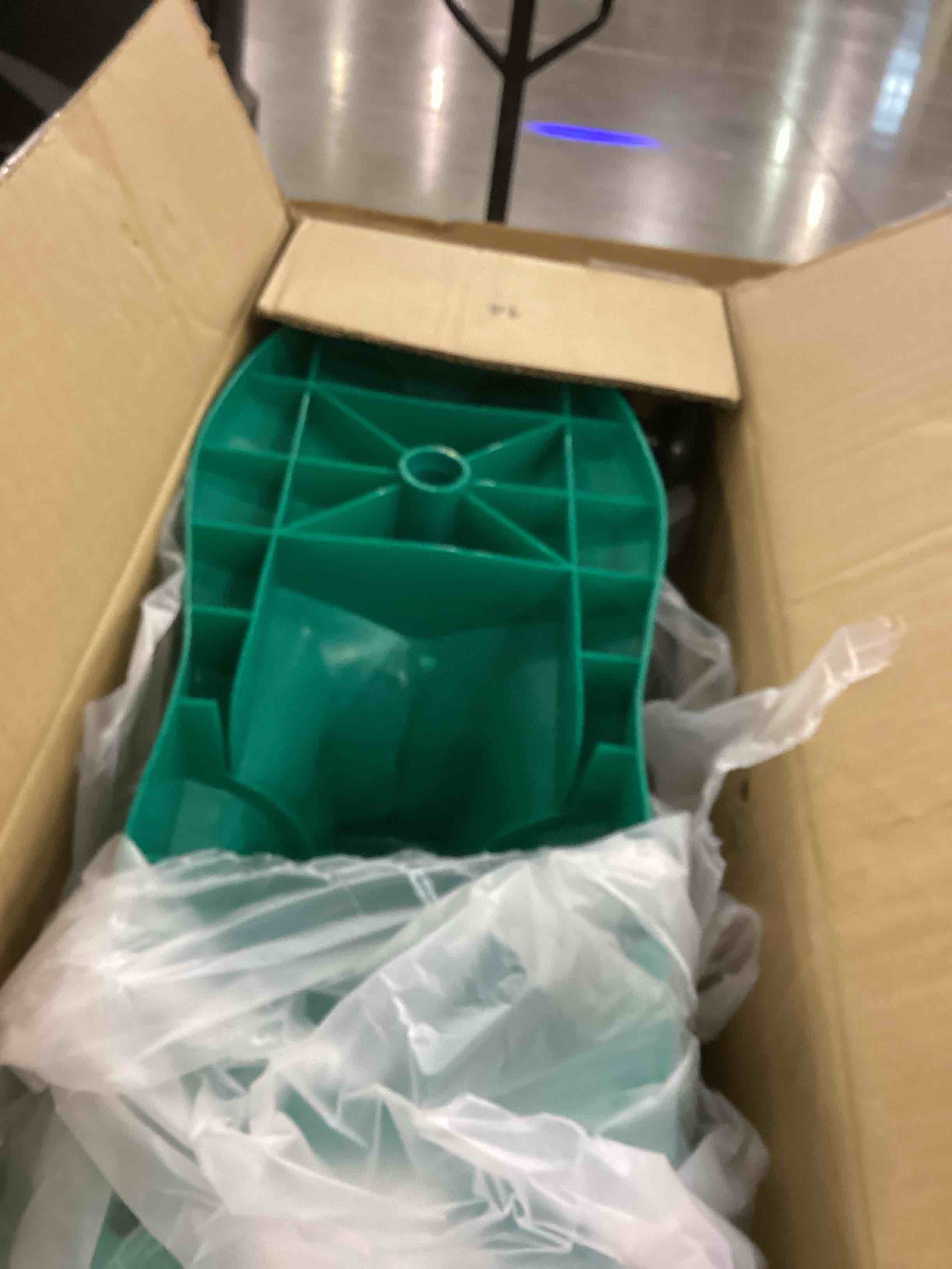 https://s3.amazonaws.com/lotting-images-prod/bidfta/PPE2544088_1752494927367.jpeg