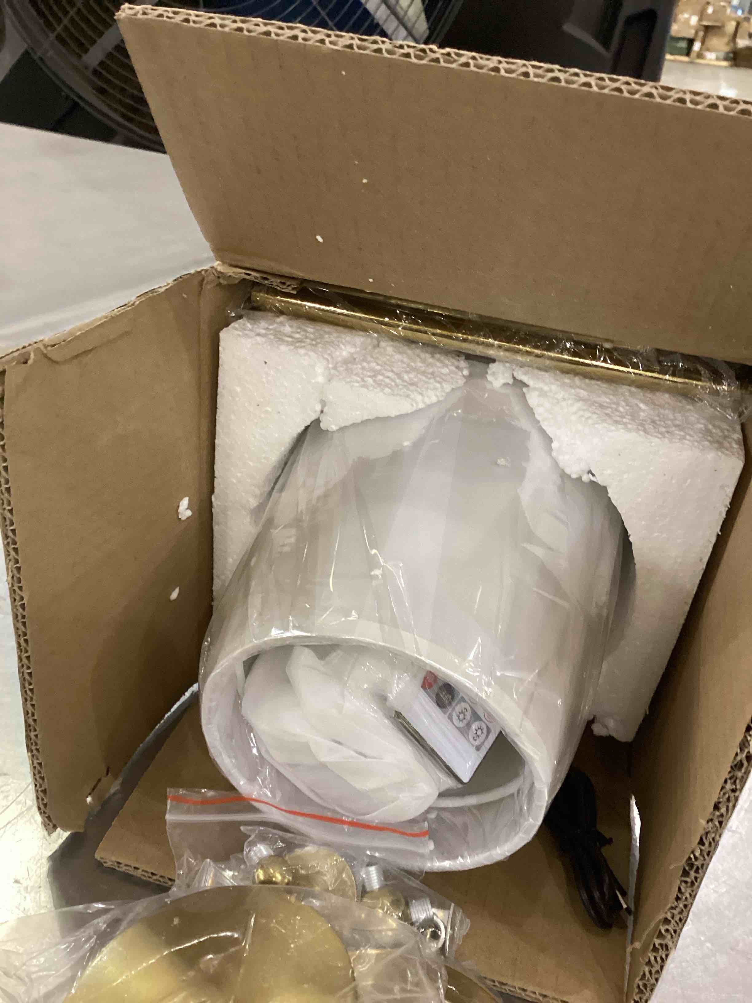 https://s3.amazonaws.com/lotting-images-prod/bidfta/PPE2544125_1752499623779.jpeg