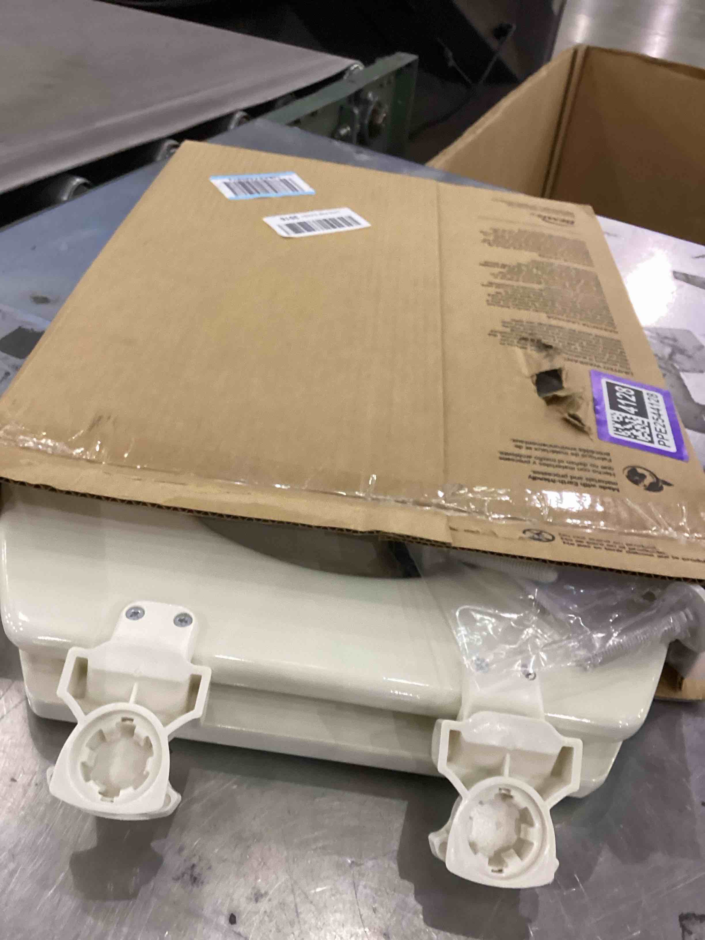 https://s3.amazonaws.com/lotting-images-prod/bidfta/PPE2544128_1752497647510.jpeg