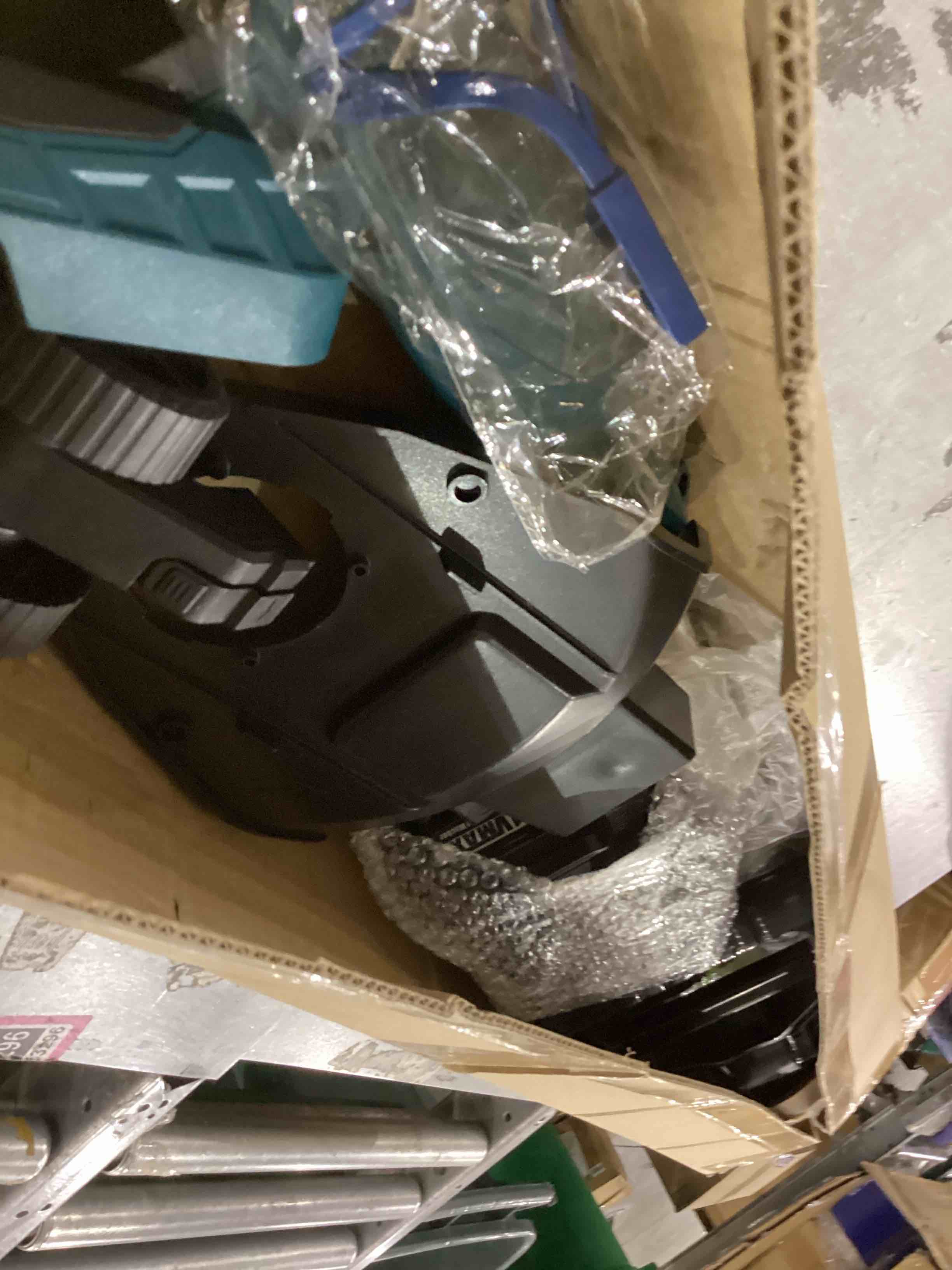 https://s3.amazonaws.com/lotting-images-prod/bidfta/PPE2544154_1752495420918.jpeg