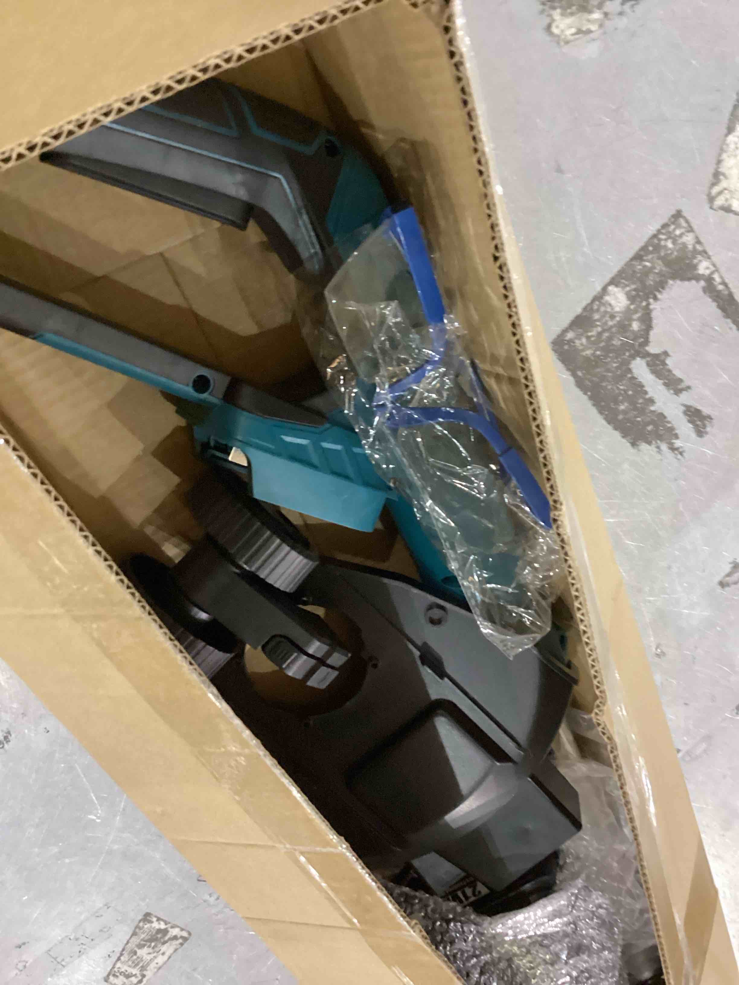 https://s3.amazonaws.com/lotting-images-prod/bidfta/PPE2544154_1752495424264.jpeg