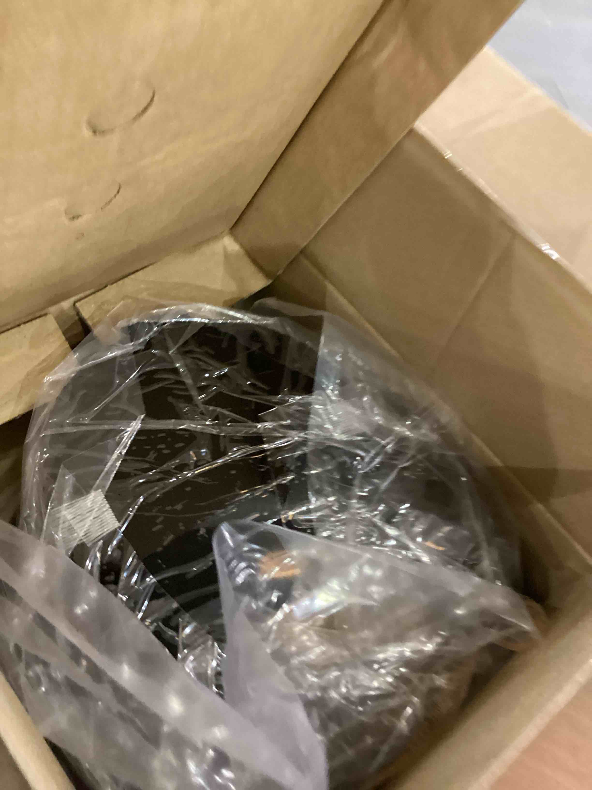 https://s3.amazonaws.com/lotting-images-prod/bidfta/PPE2544215_1752497014645.jpeg