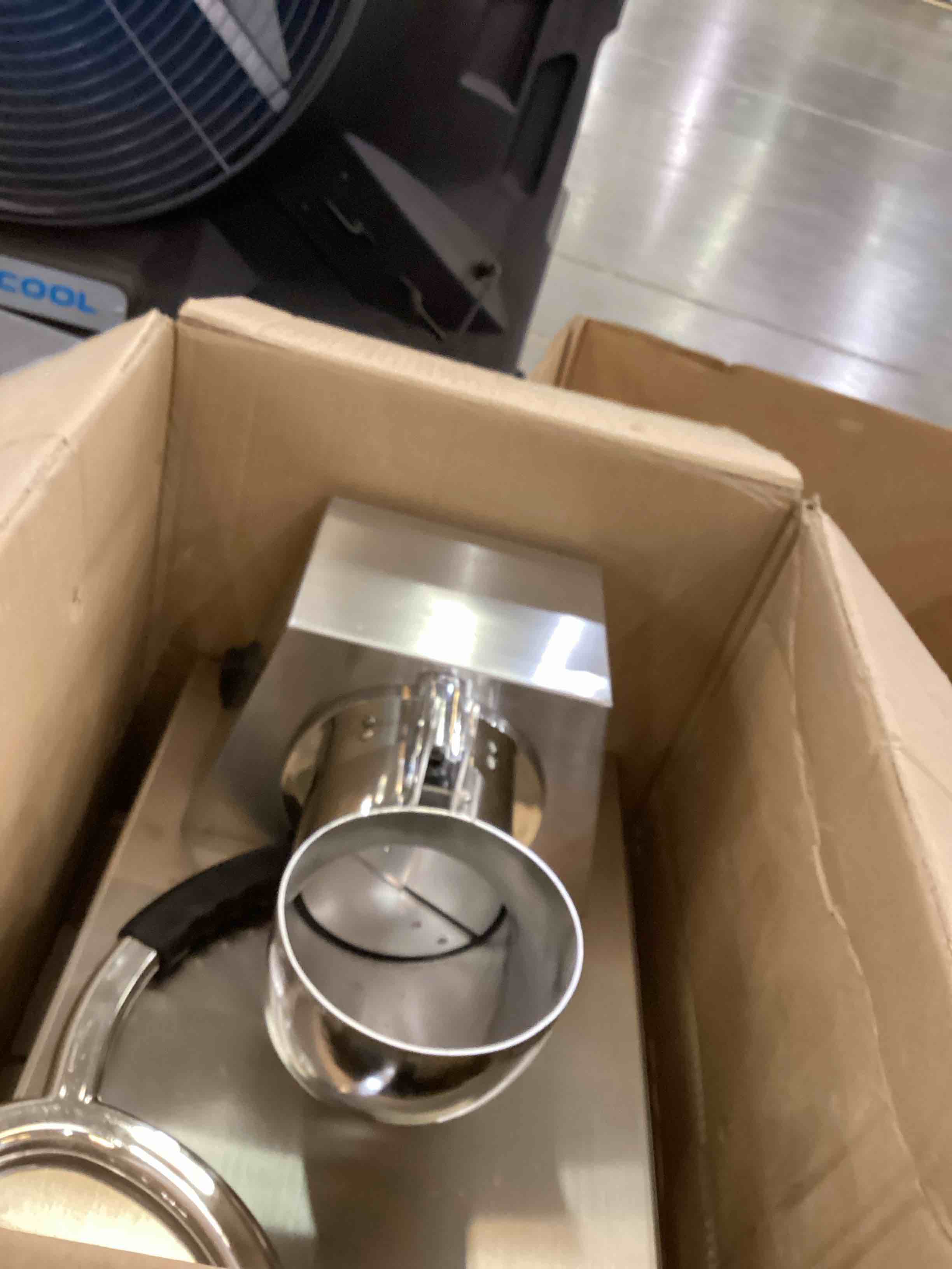 https://s3.amazonaws.com/lotting-images-prod/bidfta/PPE2544284_1752503058374.jpeg