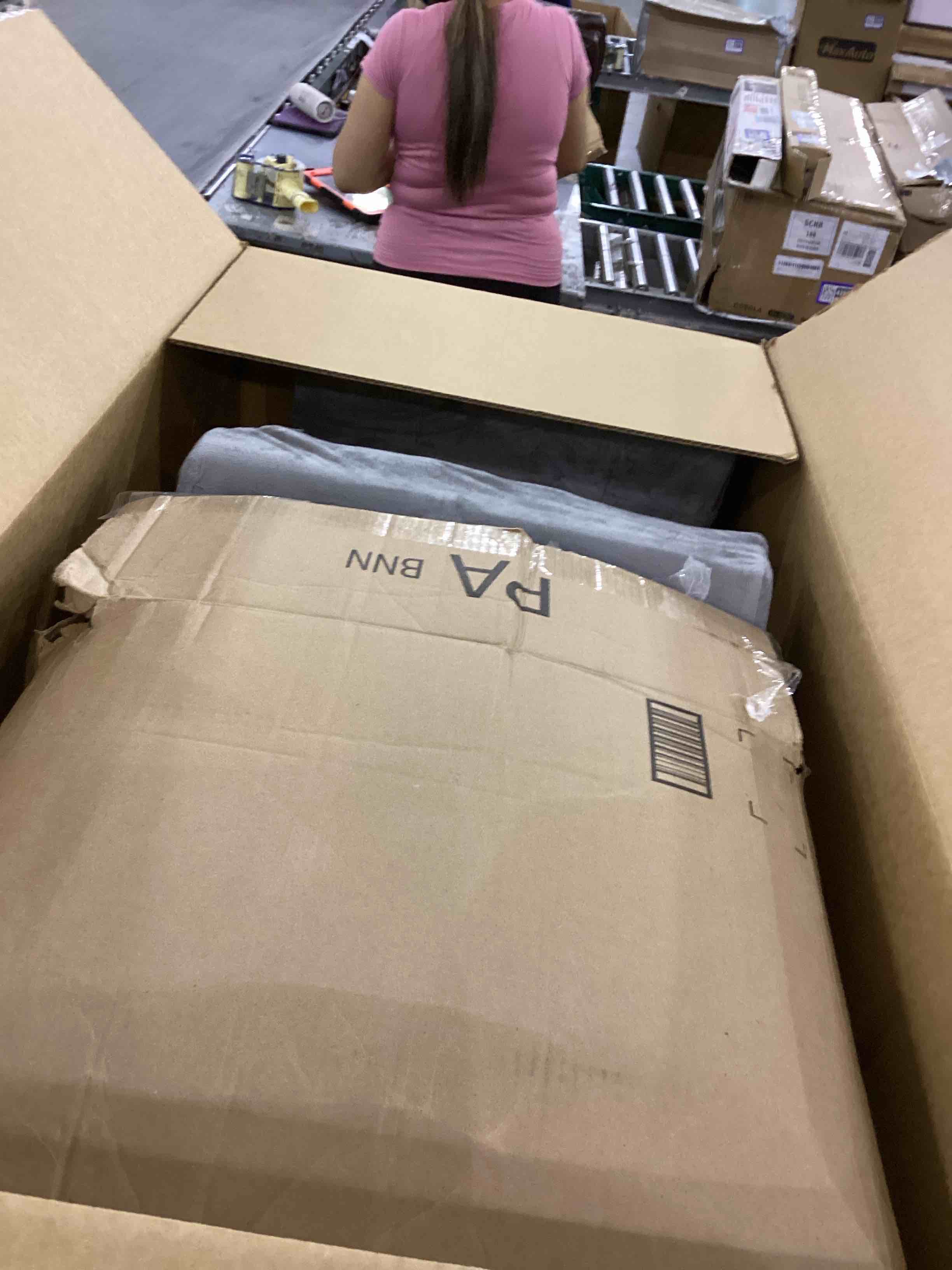 https://s3.amazonaws.com/lotting-images-prod/bidfta/PPE2544337_1752503587948.jpeg