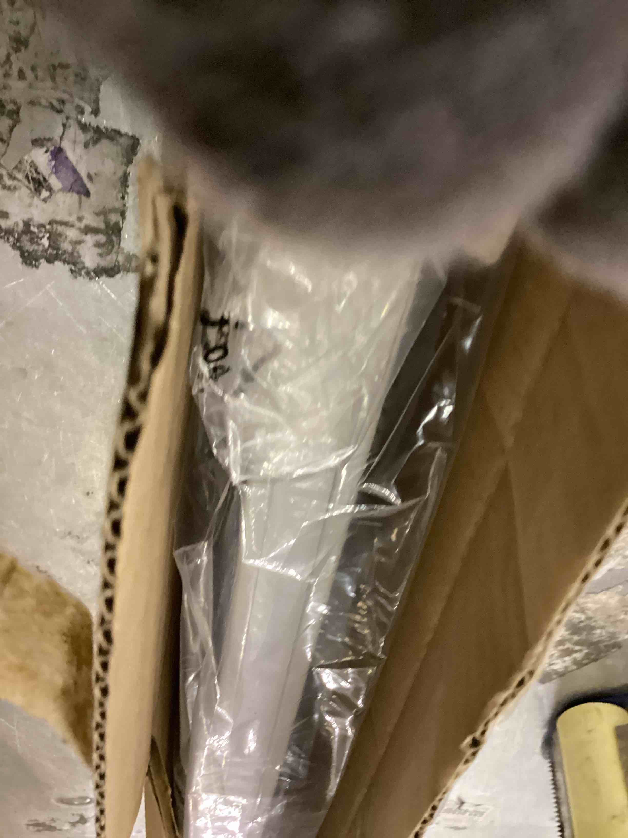 https://s3.amazonaws.com/lotting-images-prod/bidfta/PPE2544345_1752503527907.jpeg