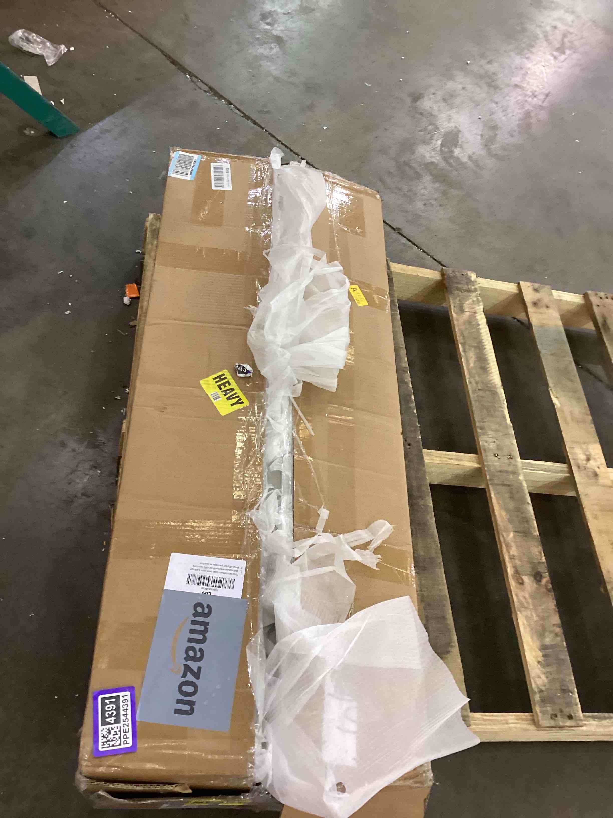 https://s3.amazonaws.com/lotting-images-prod/bidfta/PPE2544391_1752506055596.jpeg