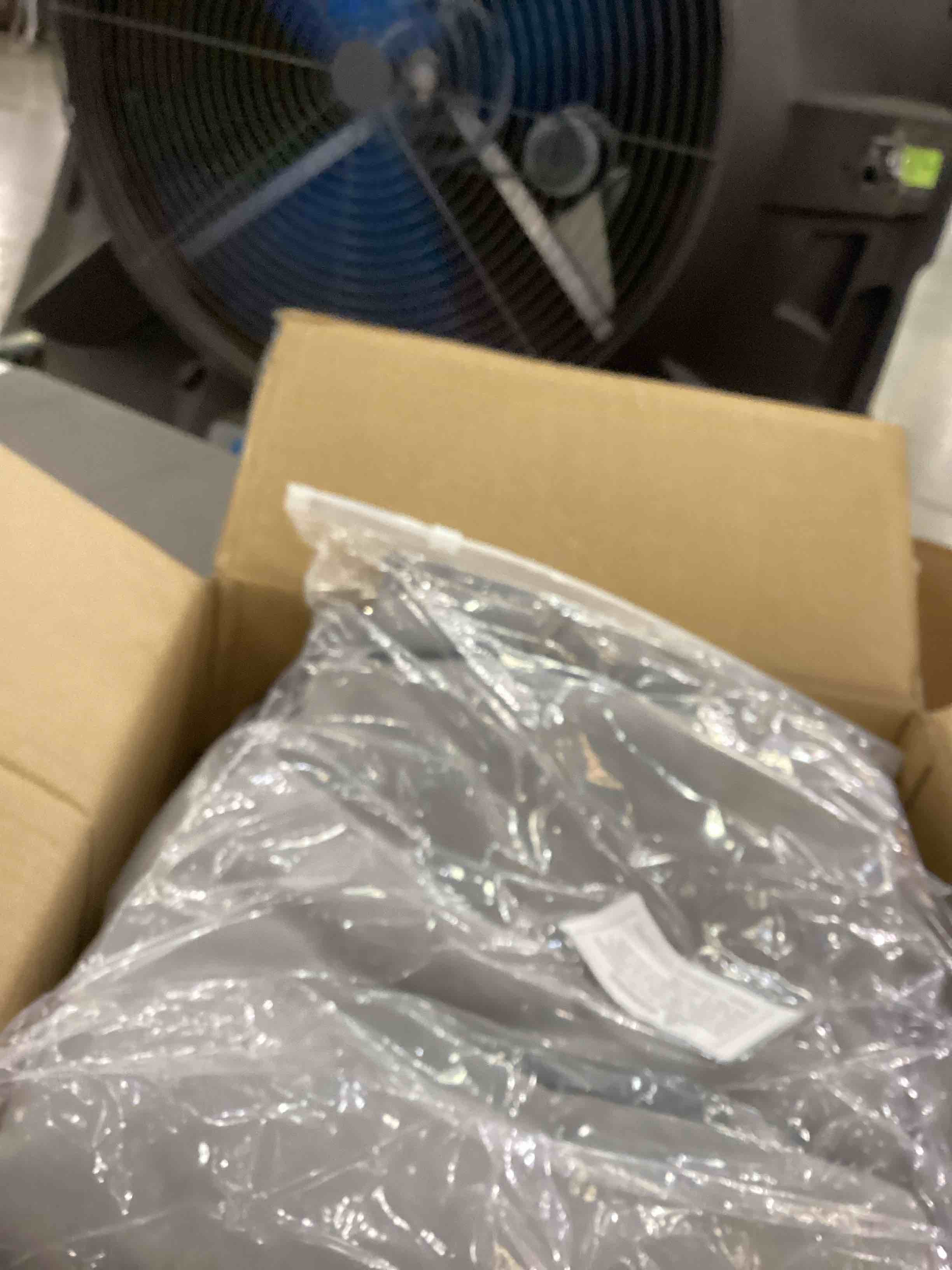 https://s3.amazonaws.com/lotting-images-prod/bidfta/PPE2544395_1752506596279.jpeg