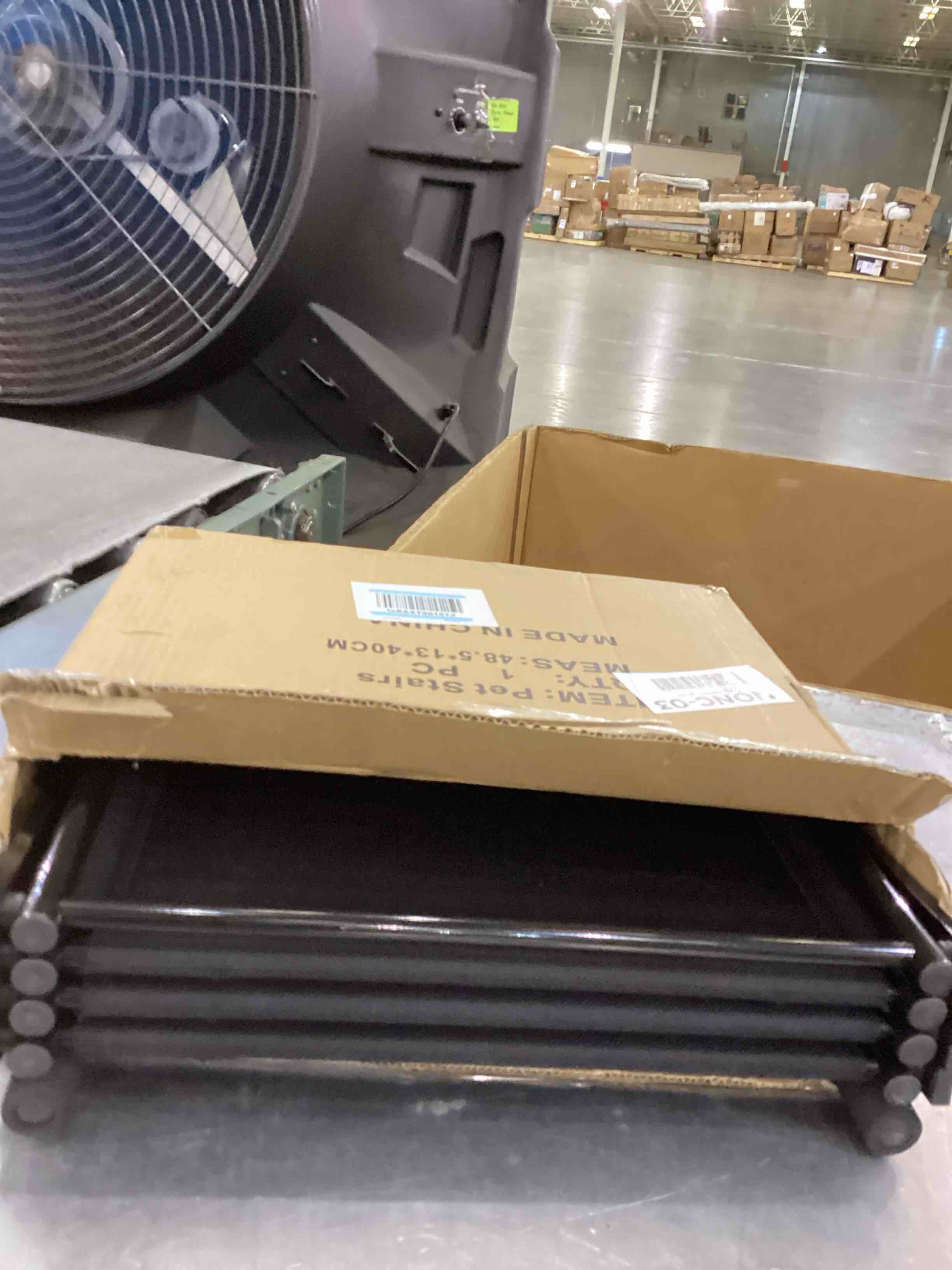 https://s3.amazonaws.com/lotting-images-prod/bidfta/PPE2544462_1752507443103.jpeg