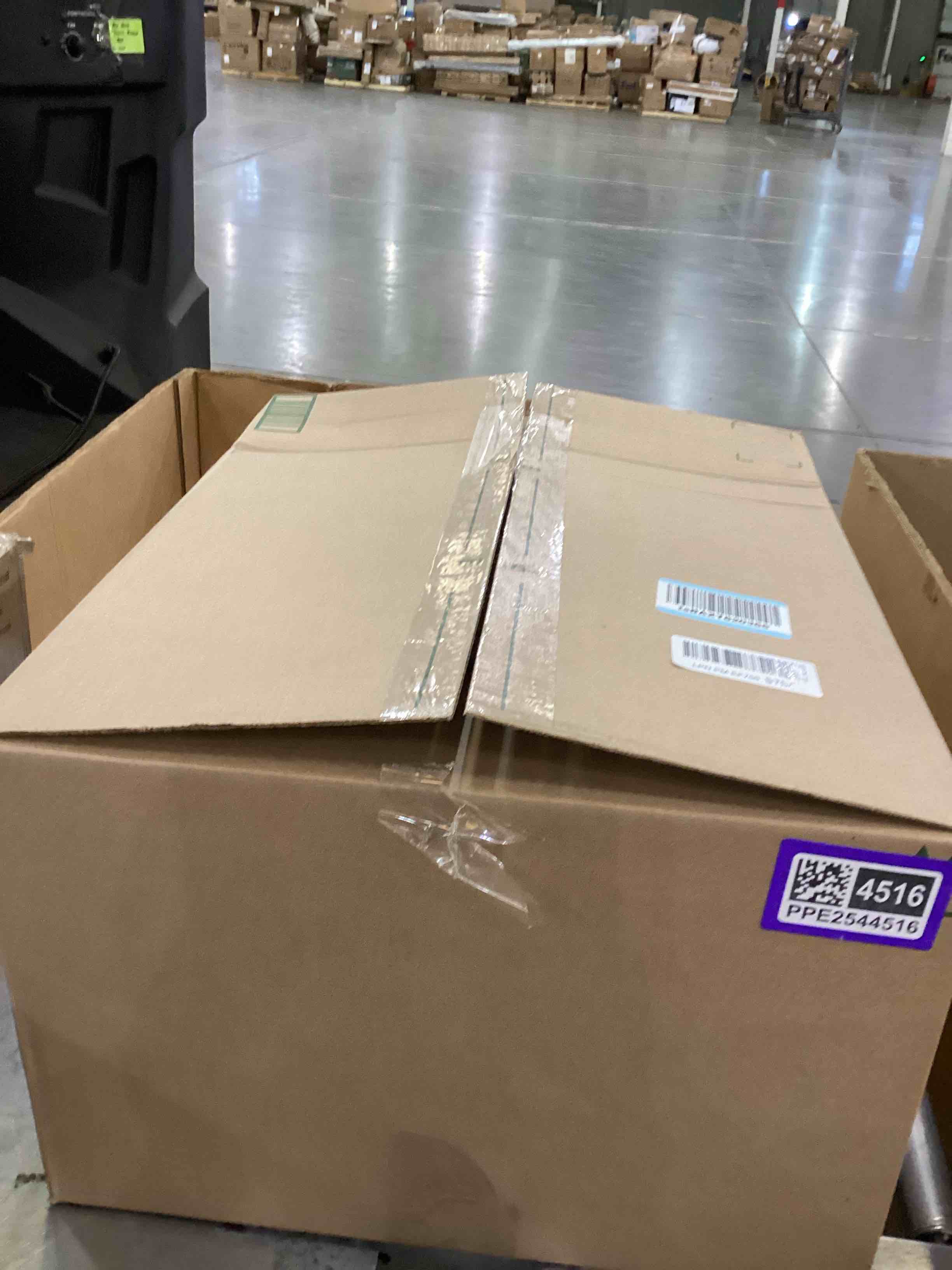https://s3.amazonaws.com/lotting-images-prod/bidfta/PPE2544516_1752508445128.jpeg