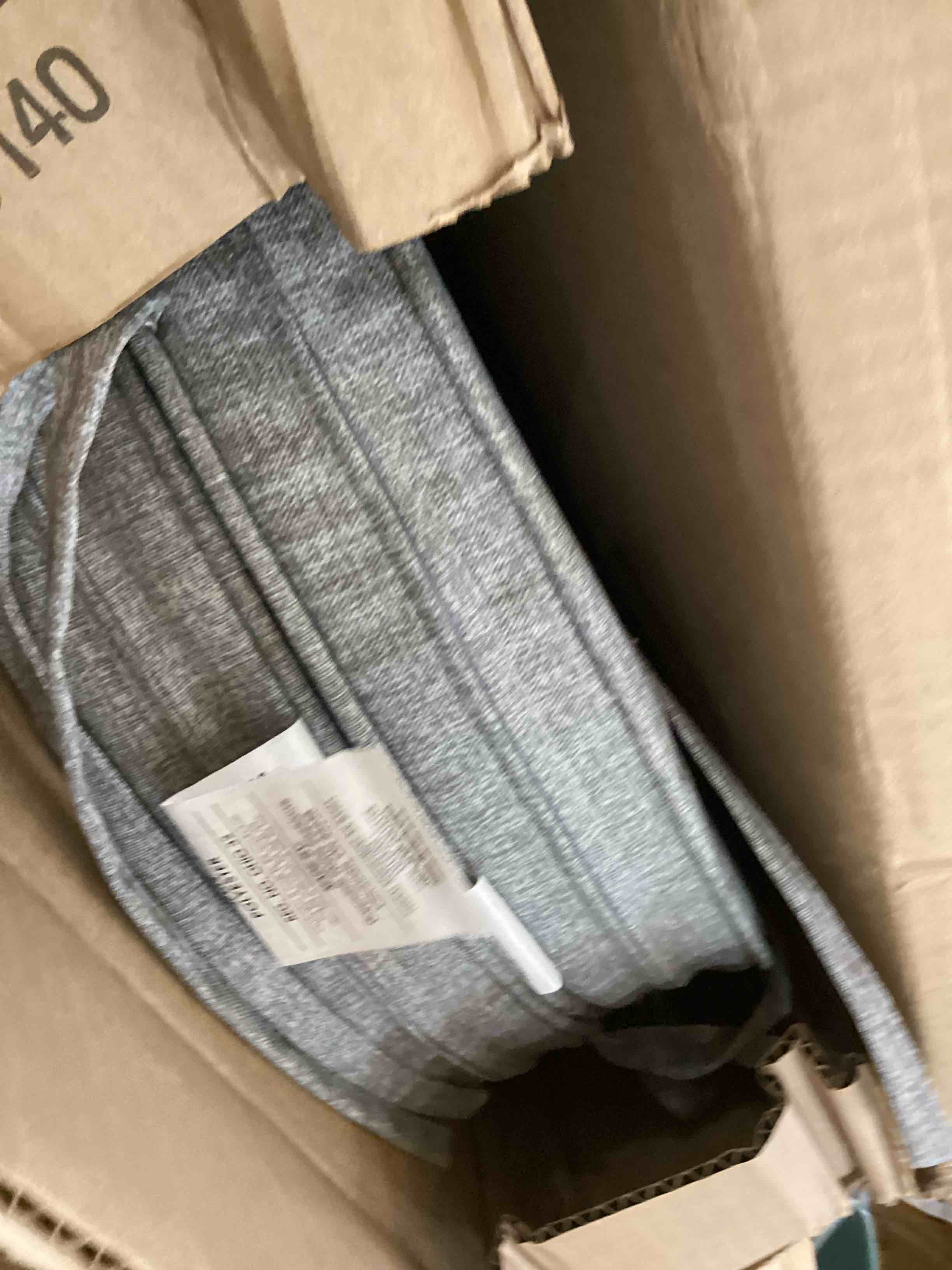 https://s3.amazonaws.com/lotting-images-prod/bidfta/PPE2544566_1752511635030.jpeg