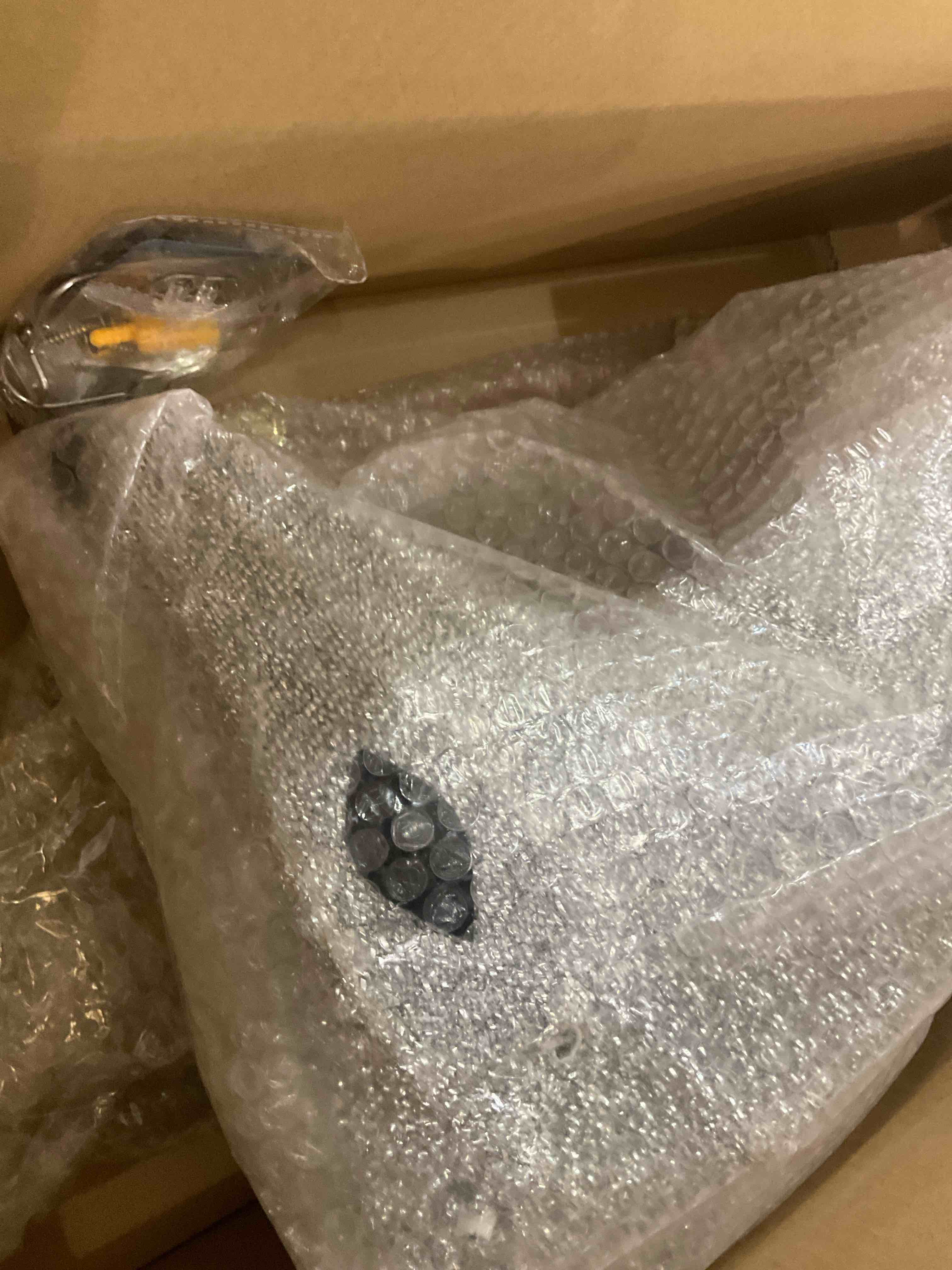https://s3.amazonaws.com/lotting-images-prod/bidfta/PPE2545037_1751890352631.jpeg