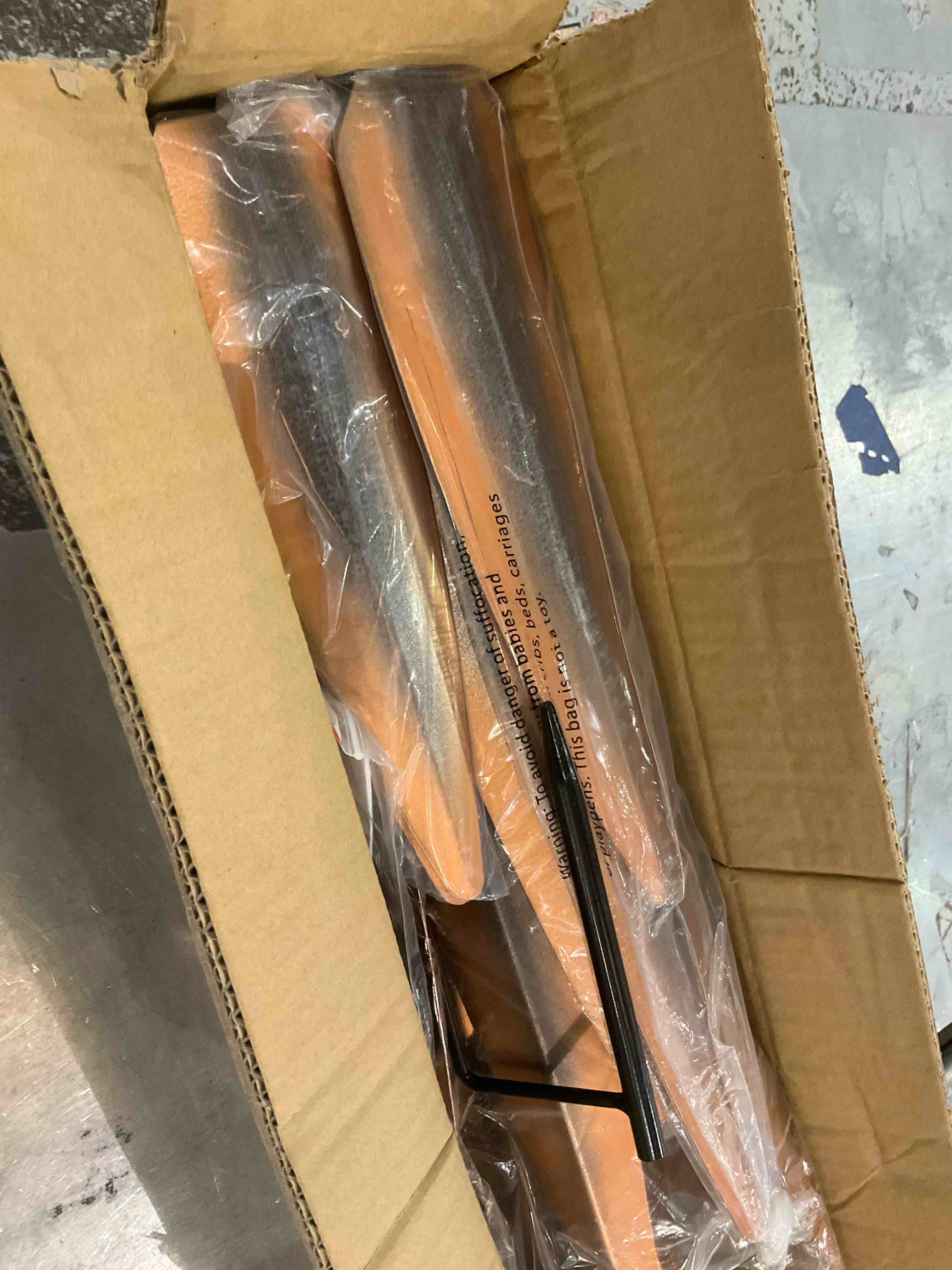 https://s3.amazonaws.com/lotting-images-prod/bidfta/PPE2545142_1751898073574.jpeg