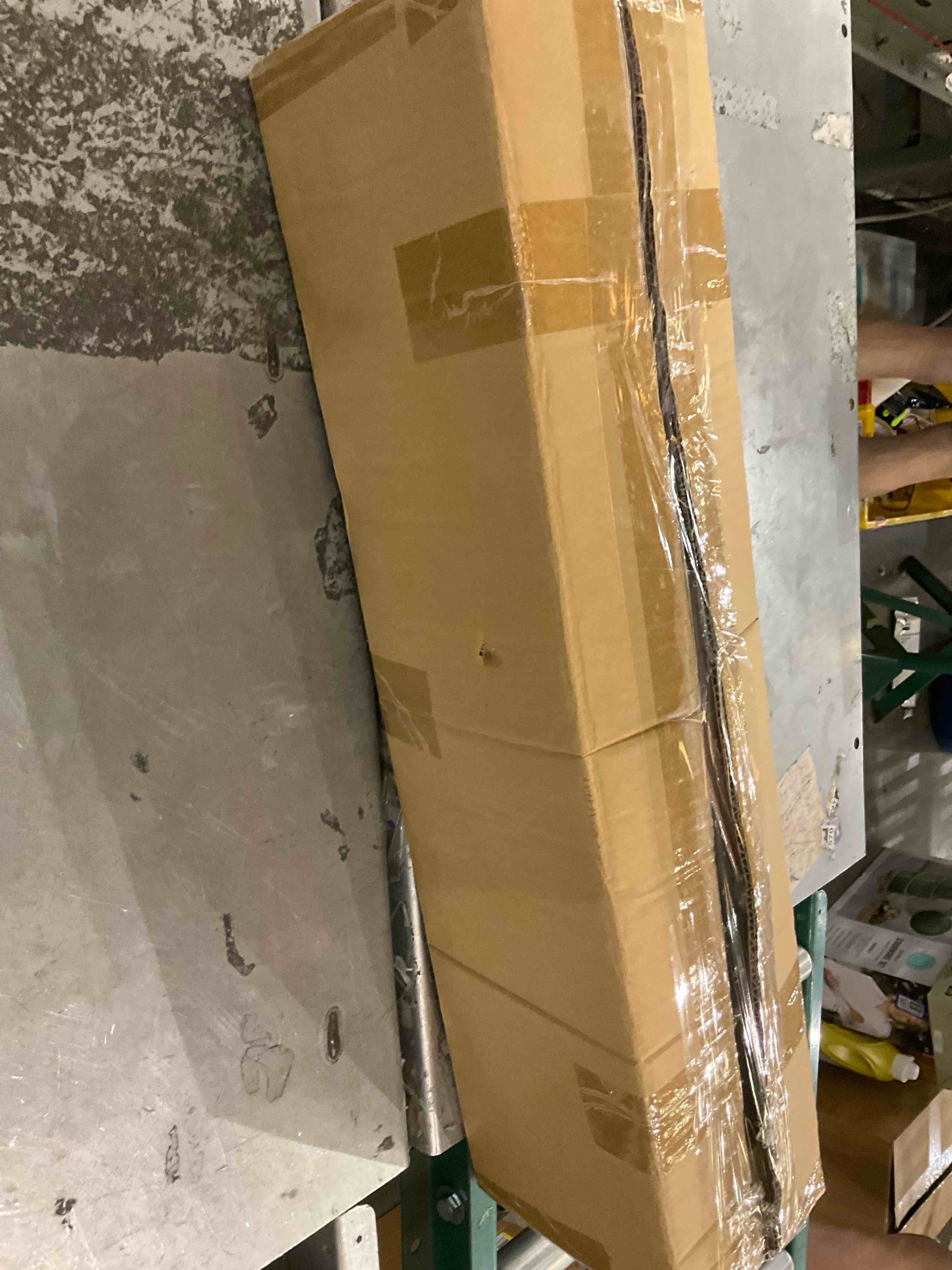 https://s3.amazonaws.com/lotting-images-prod/bidfta/PPE2545142_1751898086249.jpeg