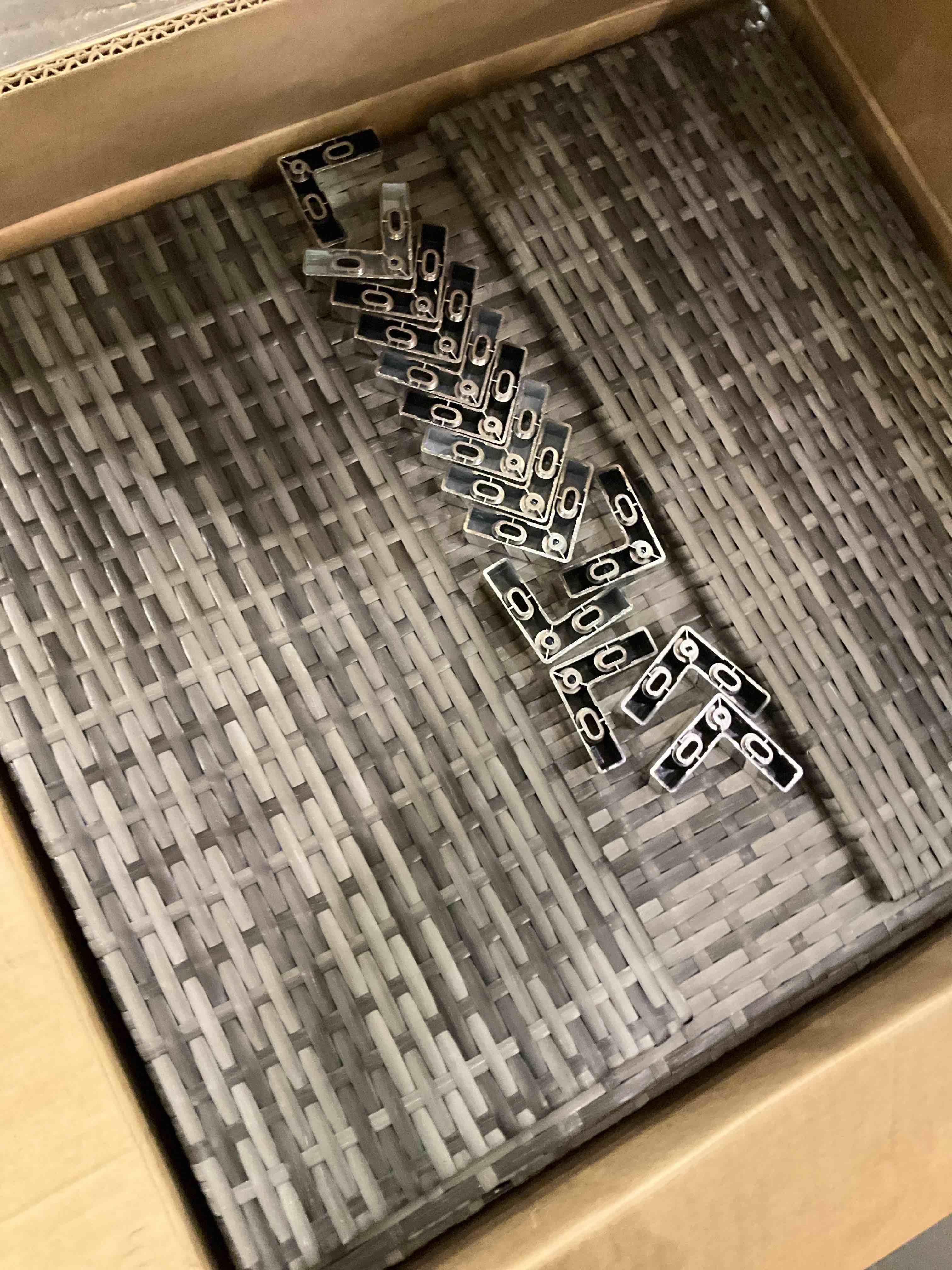https://s3.amazonaws.com/lotting-images-prod/bidfta/PPE2545394_1751915406337.jpeg