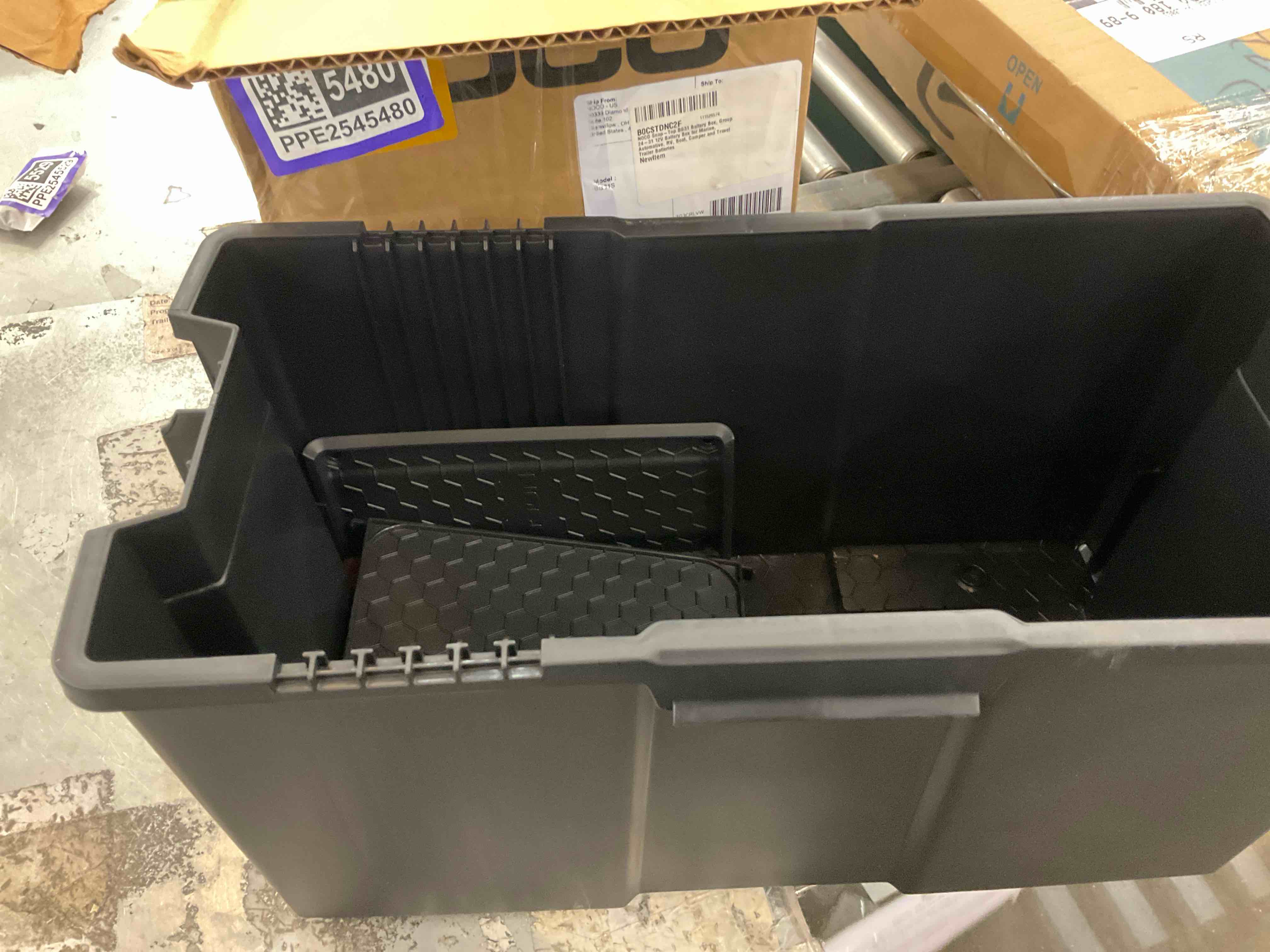https://s3.amazonaws.com/lotting-images-prod/bidfta/PPE2545480_1751993906247.jpeg