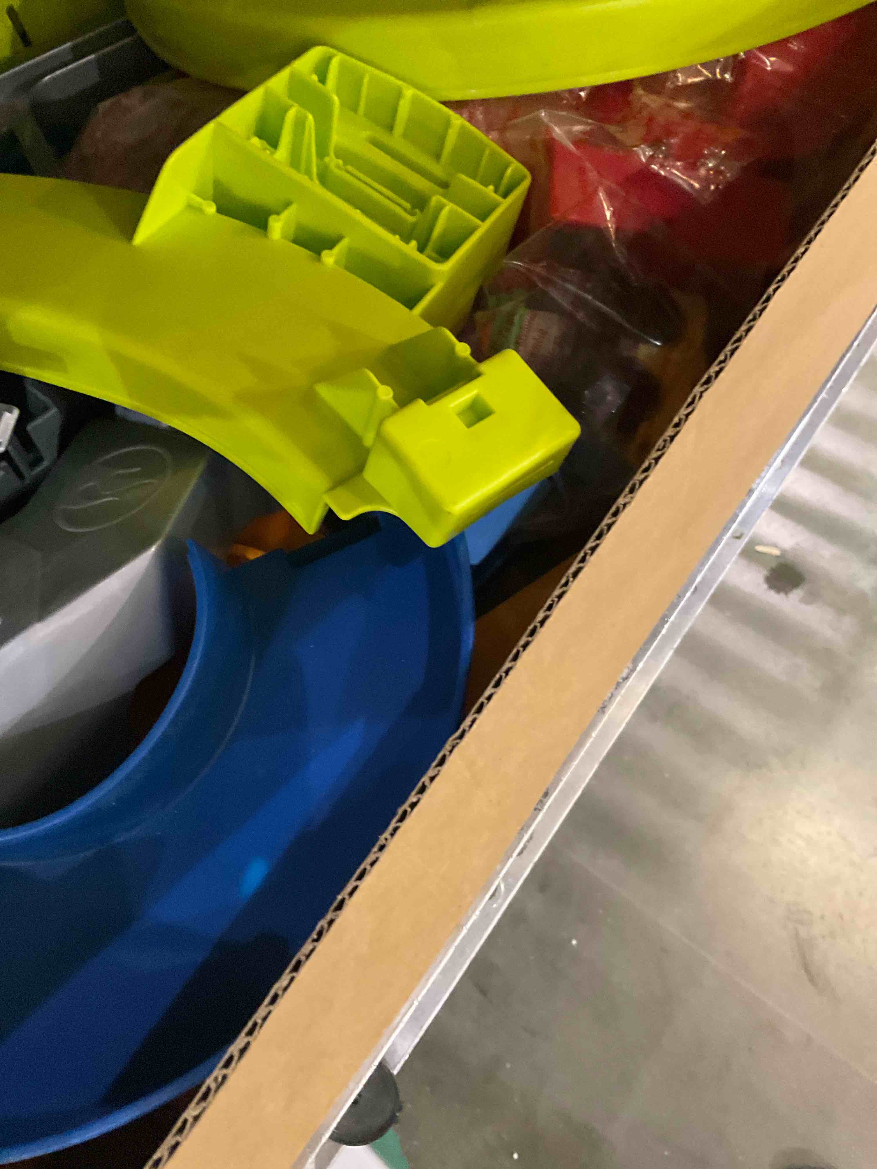 https://s3.amazonaws.com/lotting-images-prod/bidfta/PPE2545588_1751992555237.jpeg