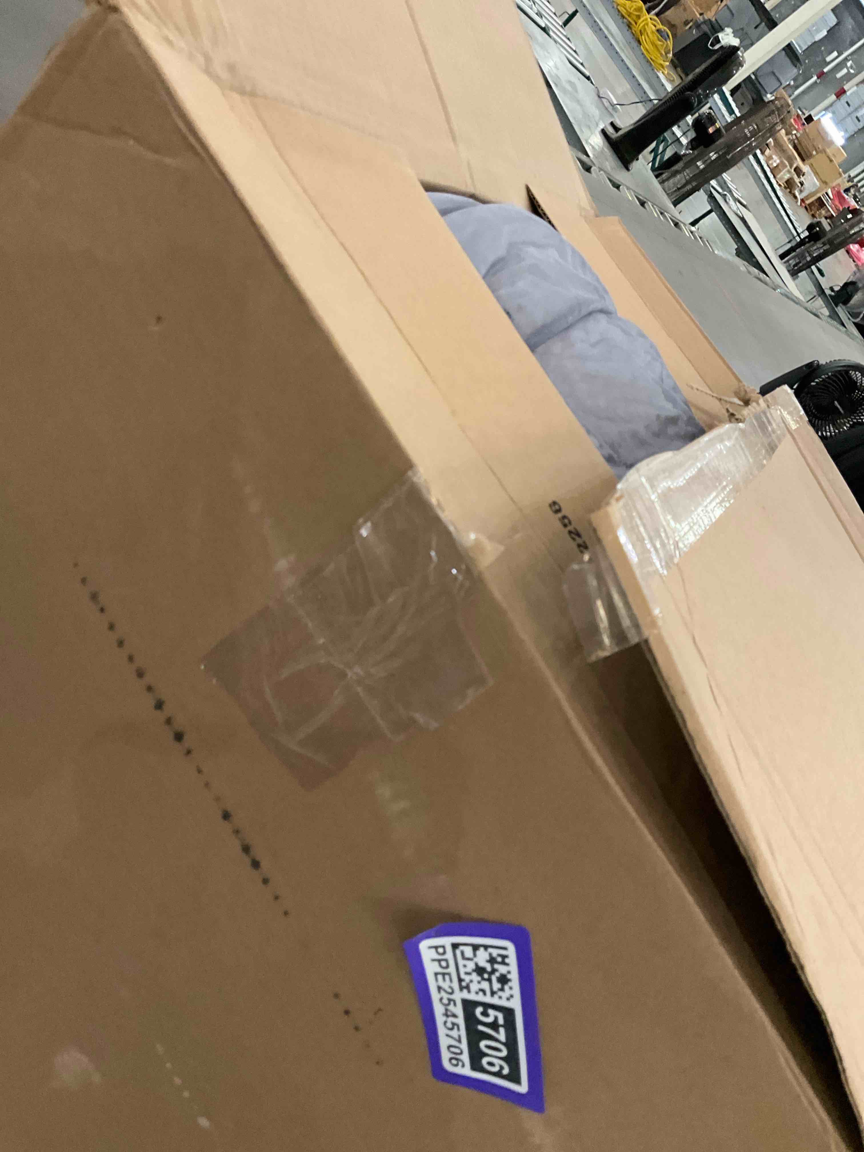 https://s3.amazonaws.com/lotting-images-prod/bidfta/PPE2545706_1751994887261.jpeg
