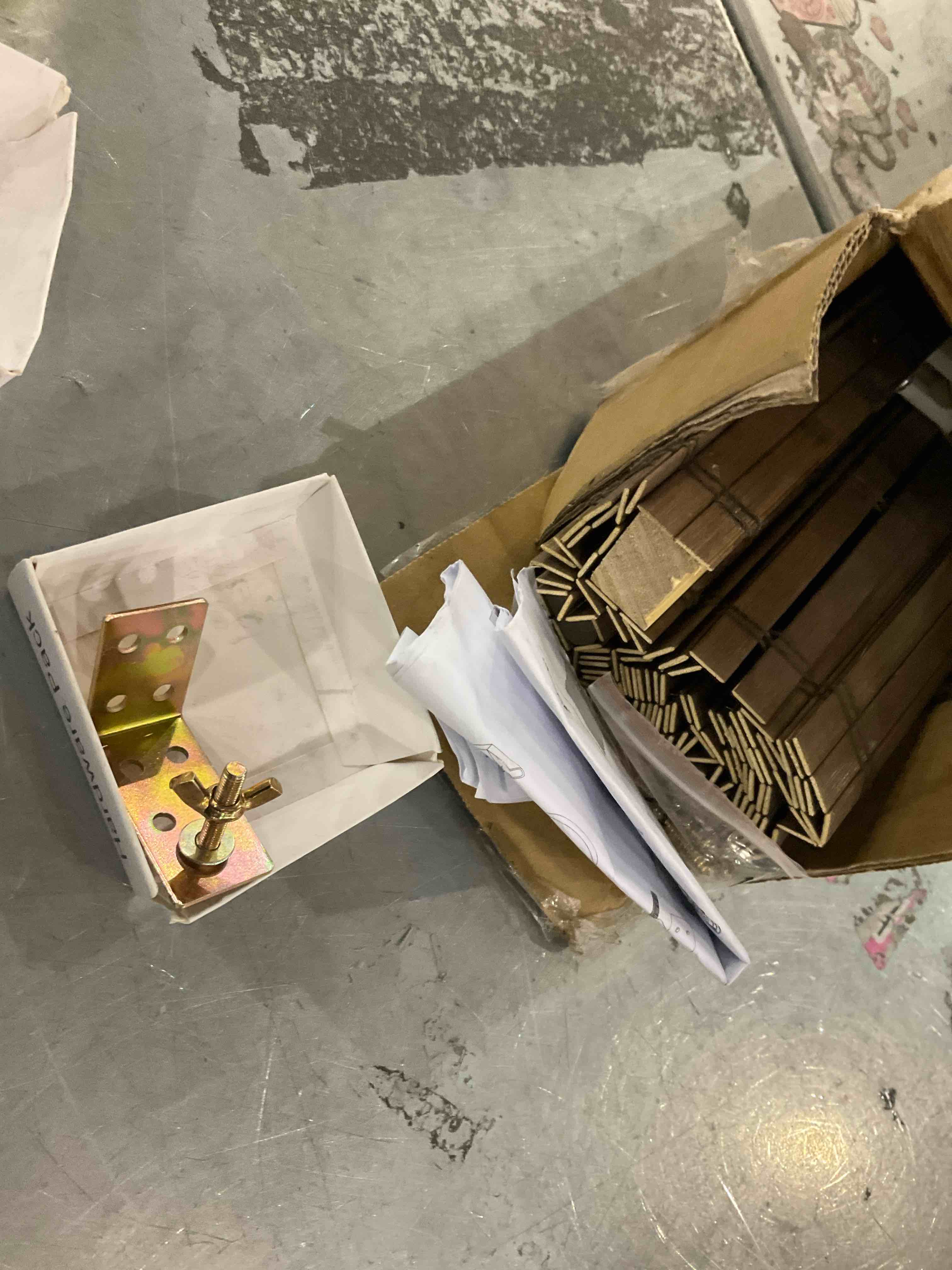 https://s3.amazonaws.com/lotting-images-prod/bidfta/PPE2545805_1752061445383.jpeg