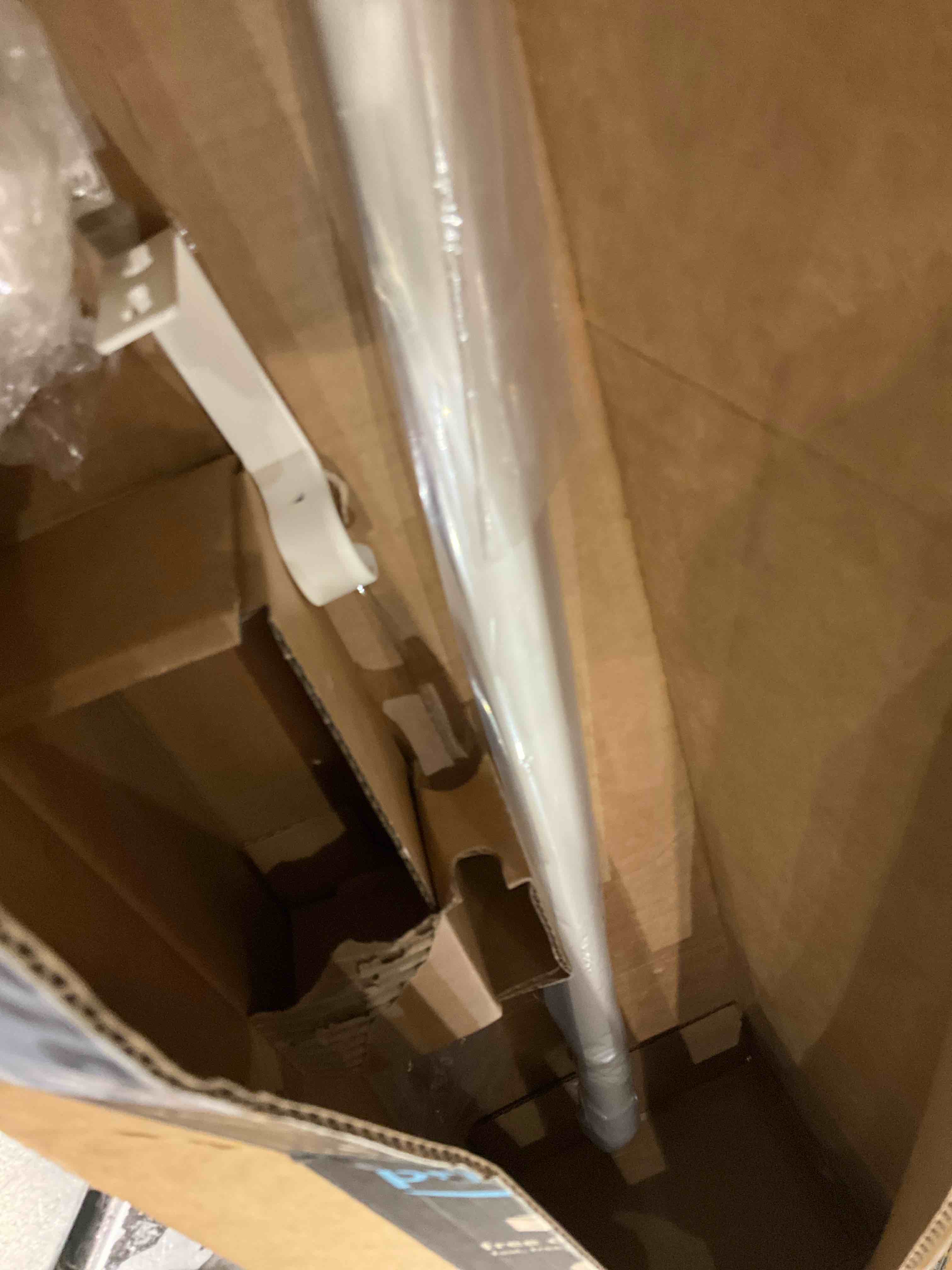 https://s3.amazonaws.com/lotting-images-prod/bidfta/PPE2545926_1752065589771.jpeg