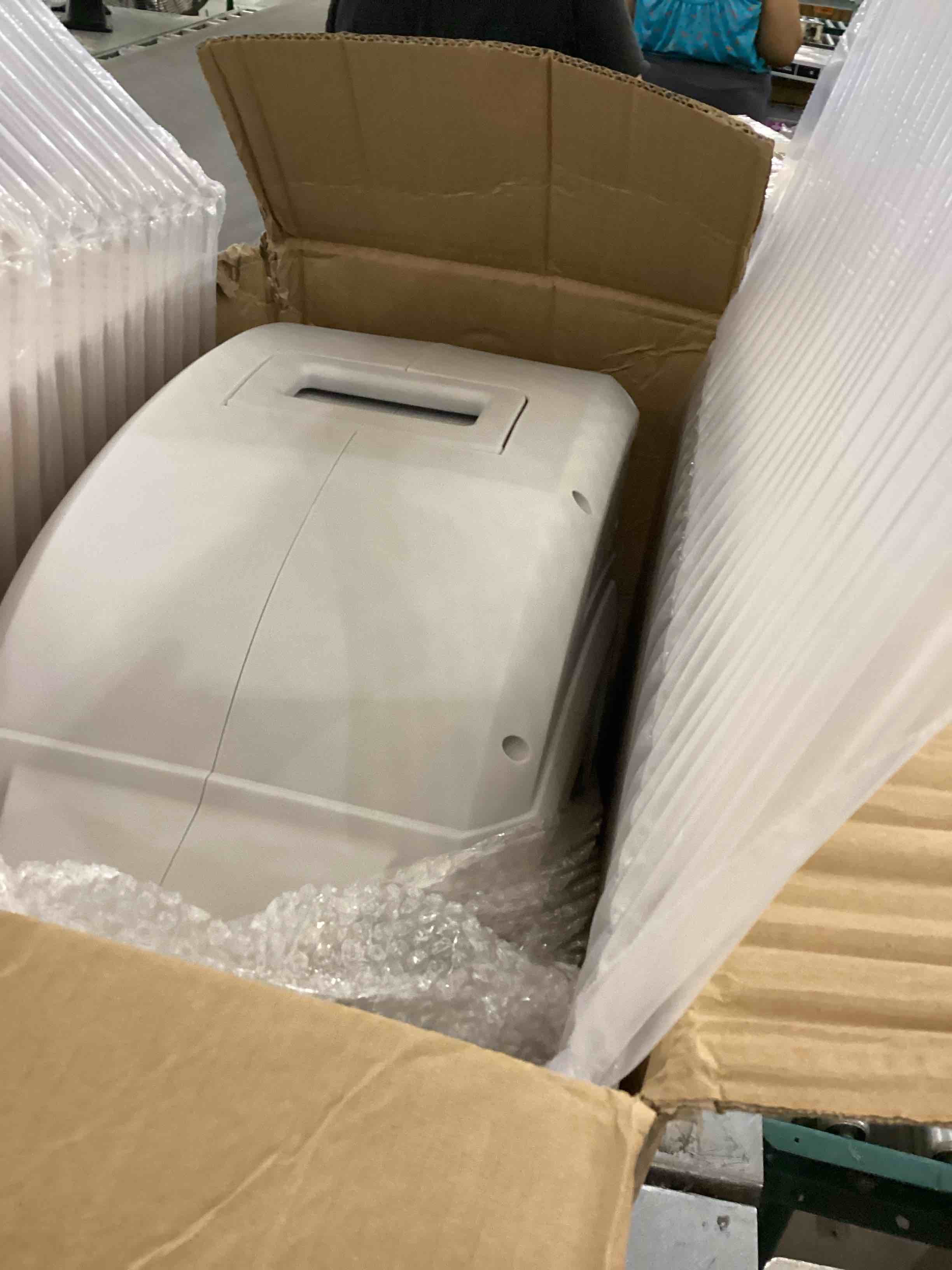https://s3.amazonaws.com/lotting-images-prod/bidfta/PPE2546307_1752156806040.jpeg
