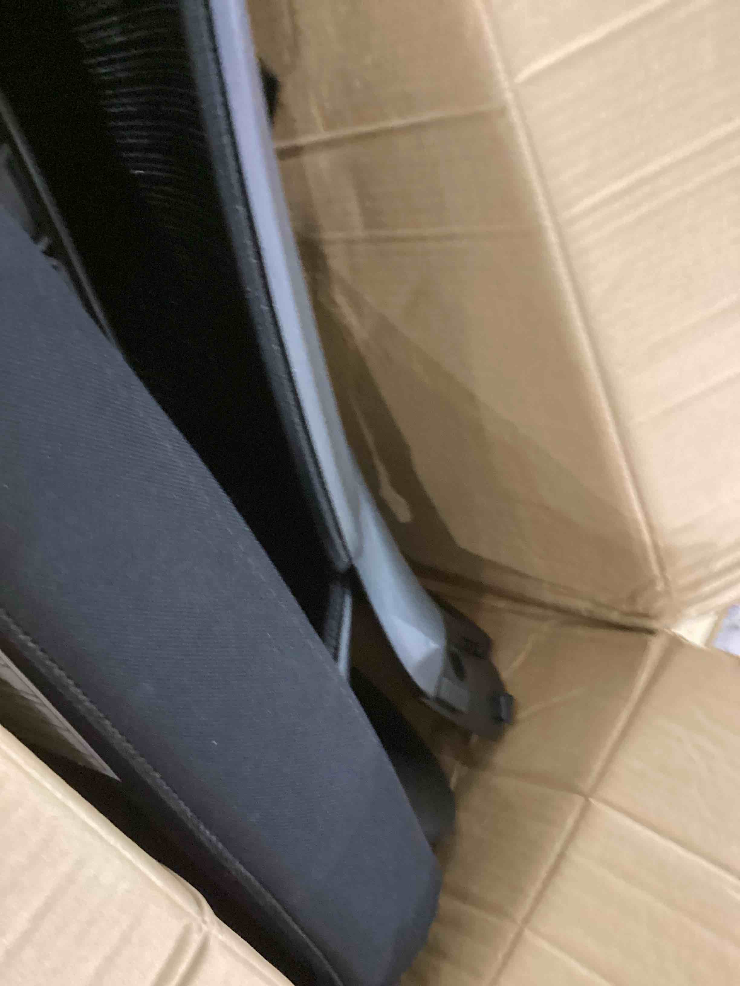 https://s3.amazonaws.com/lotting-images-prod/bidfta/PPE2546388_1752173841916.jpeg