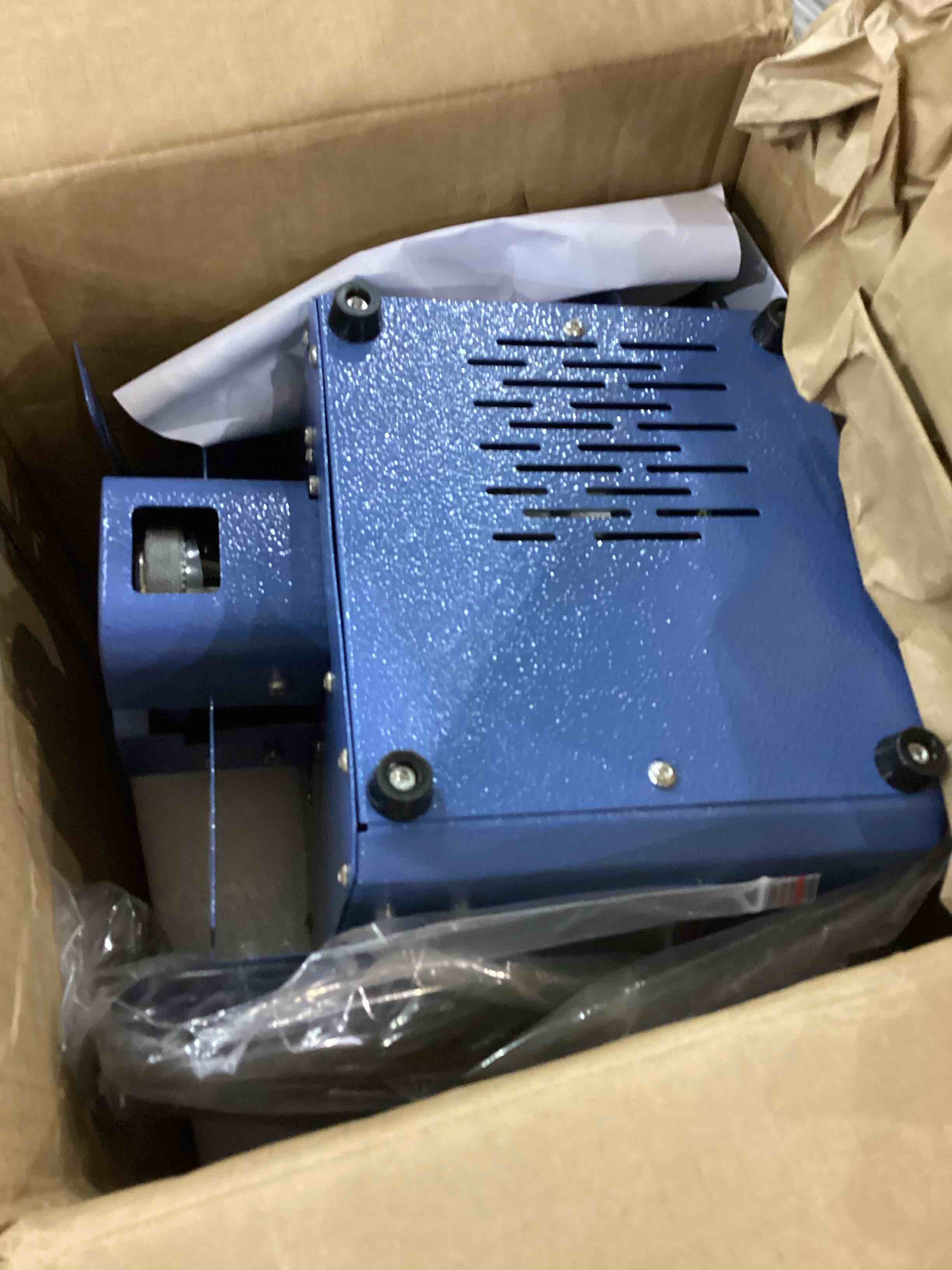 https://s3.amazonaws.com/lotting-images-prod/bidfta/PPE2546407_1752173389854.jpeg