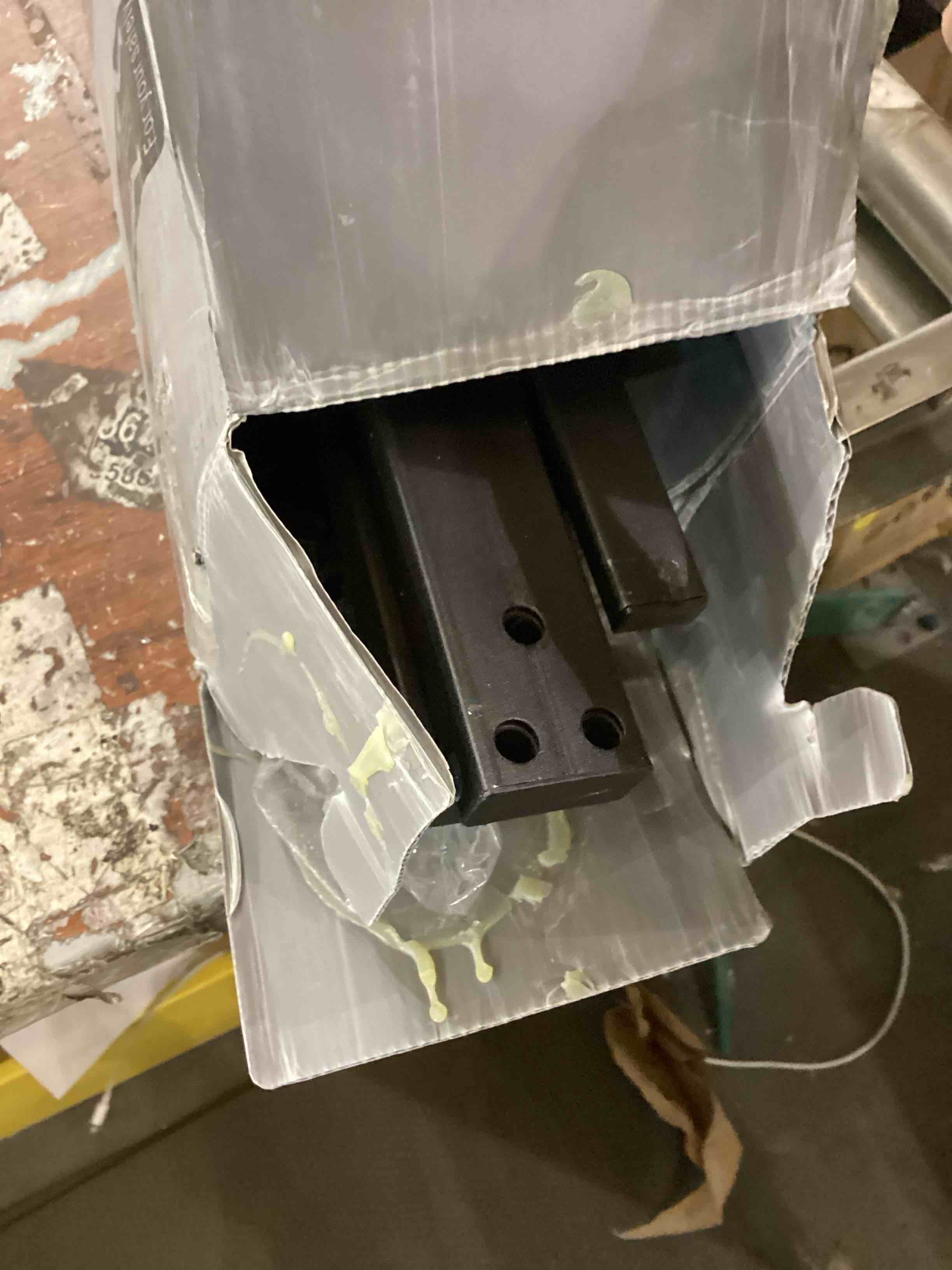 https://s3.amazonaws.com/lotting-images-prod/bidfta/PPE2546491_1752244328663.jpeg