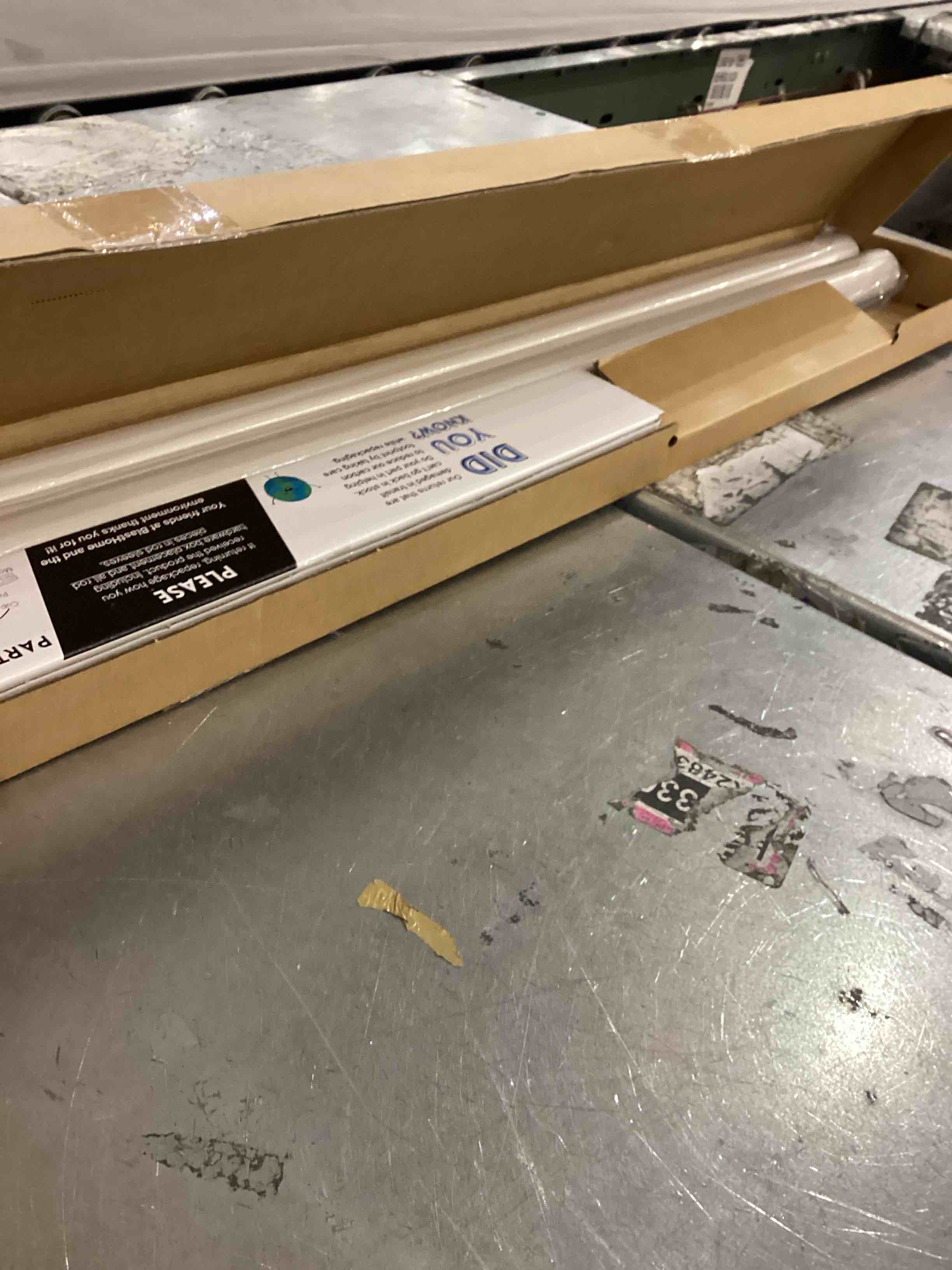 https://s3.amazonaws.com/lotting-images-prod/bidfta/PPE2546745_1752517833226.jpeg