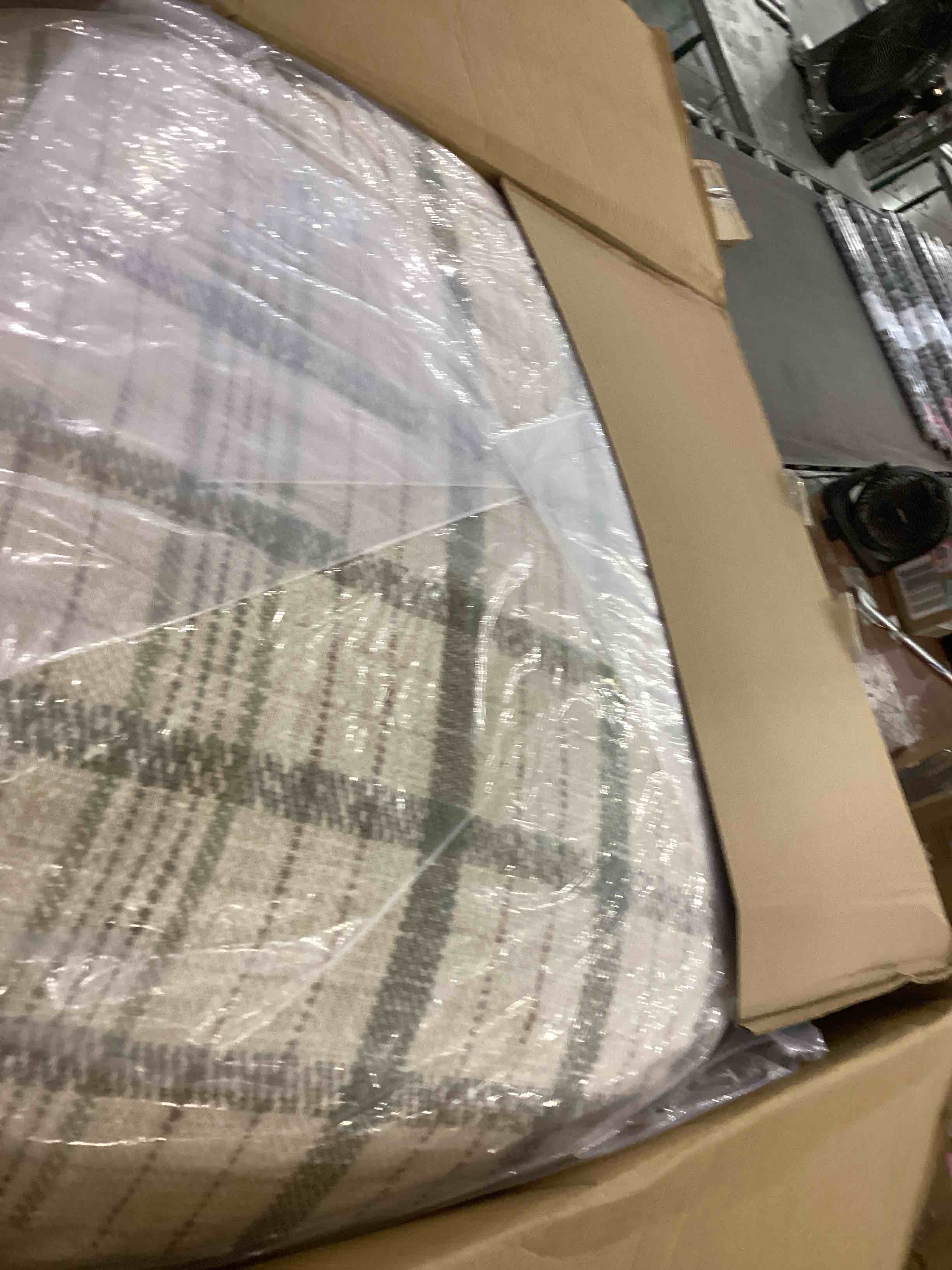 https://s3.amazonaws.com/lotting-images-prod/bidfta/PPE2546927_1752675055799.jpeg