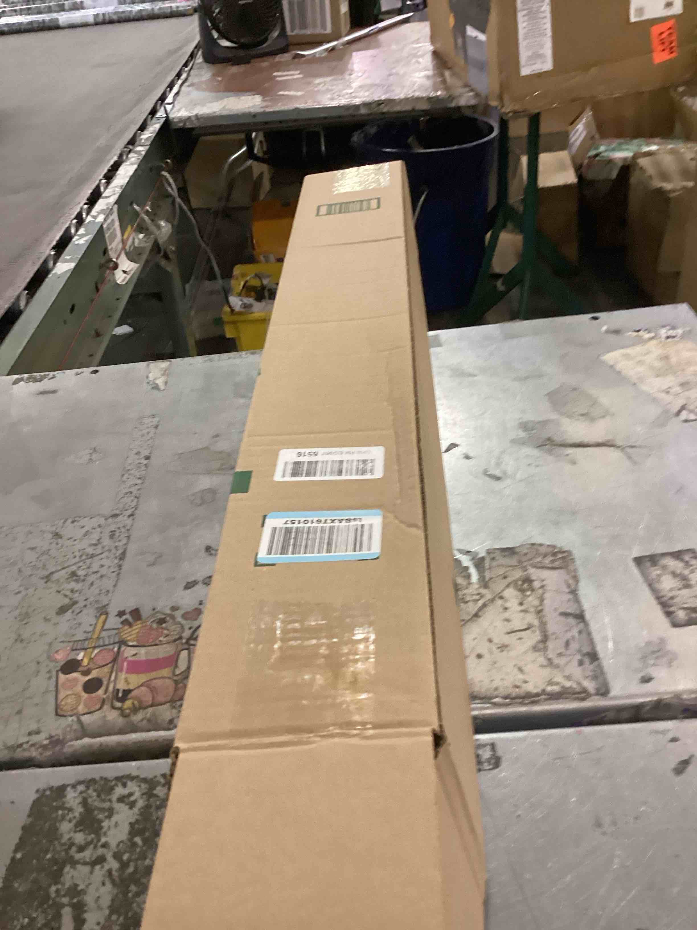 https://s3.amazonaws.com/lotting-images-prod/bidfta/PPE2546939_1752675184244.jpeg