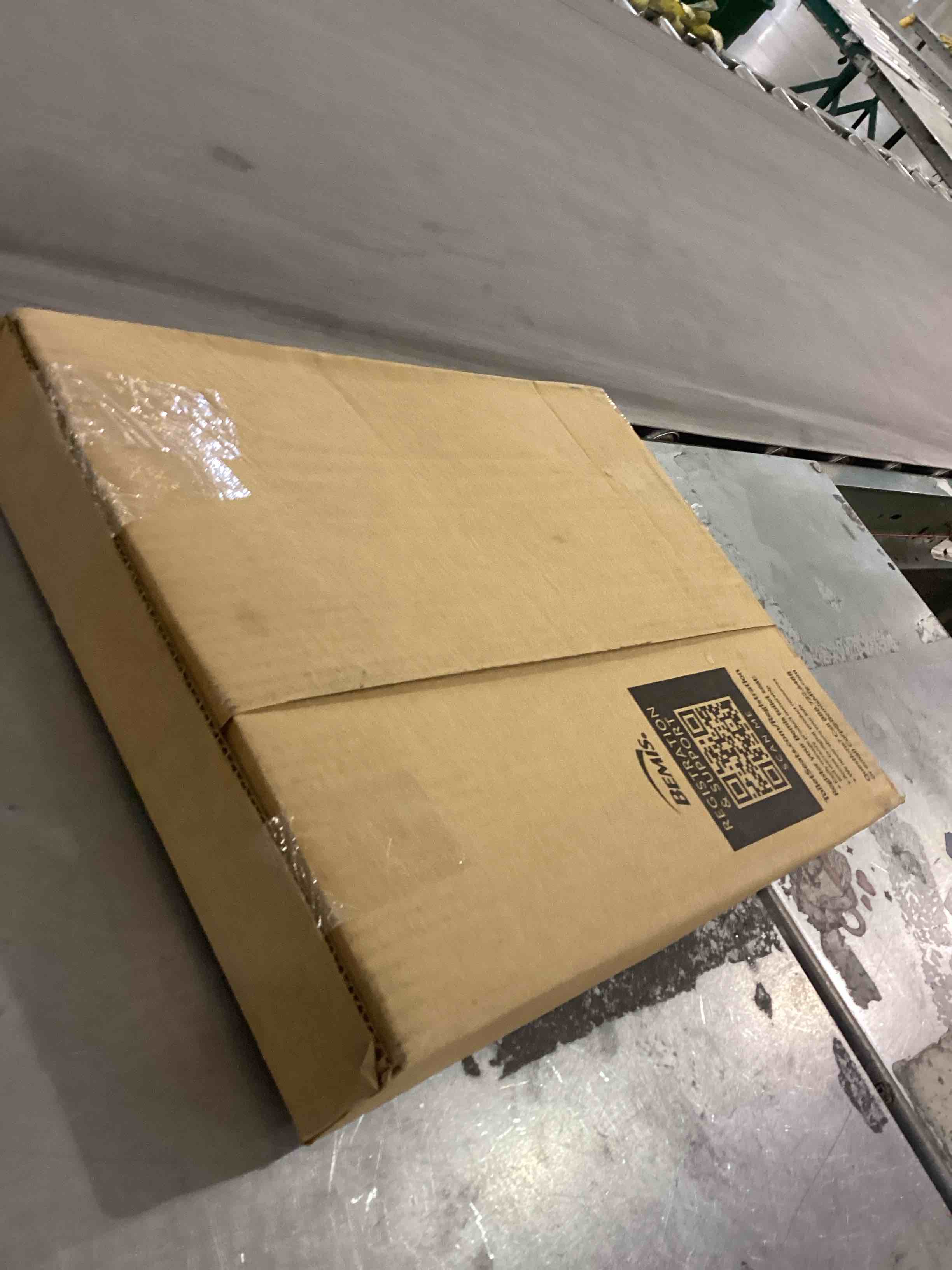 https://s3.amazonaws.com/lotting-images-prod/bidfta/PPE2547114_1752686272375.jpeg