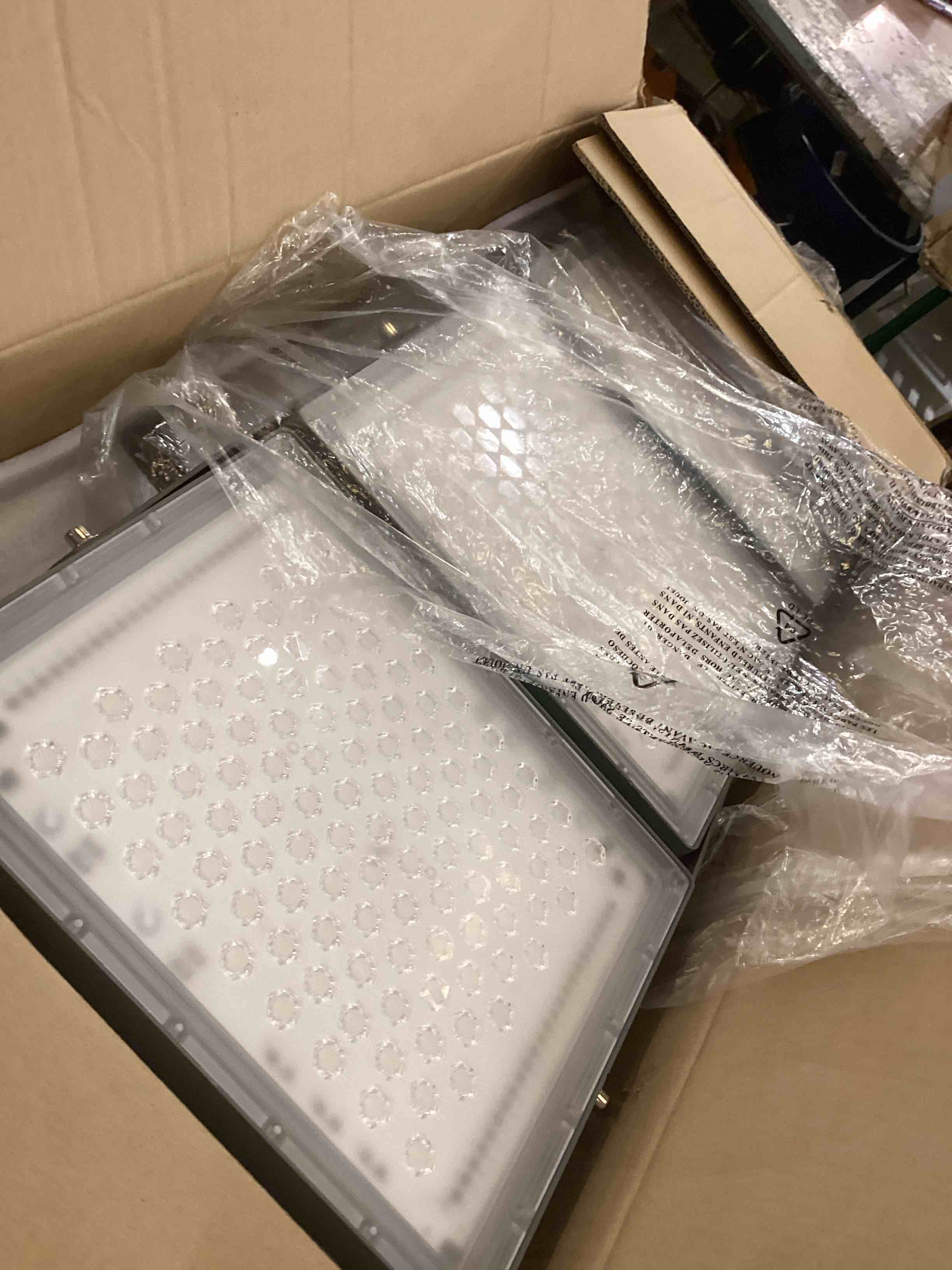https://s3.amazonaws.com/lotting-images-prod/bidfta/PPE2547160_1752688398978.jpeg