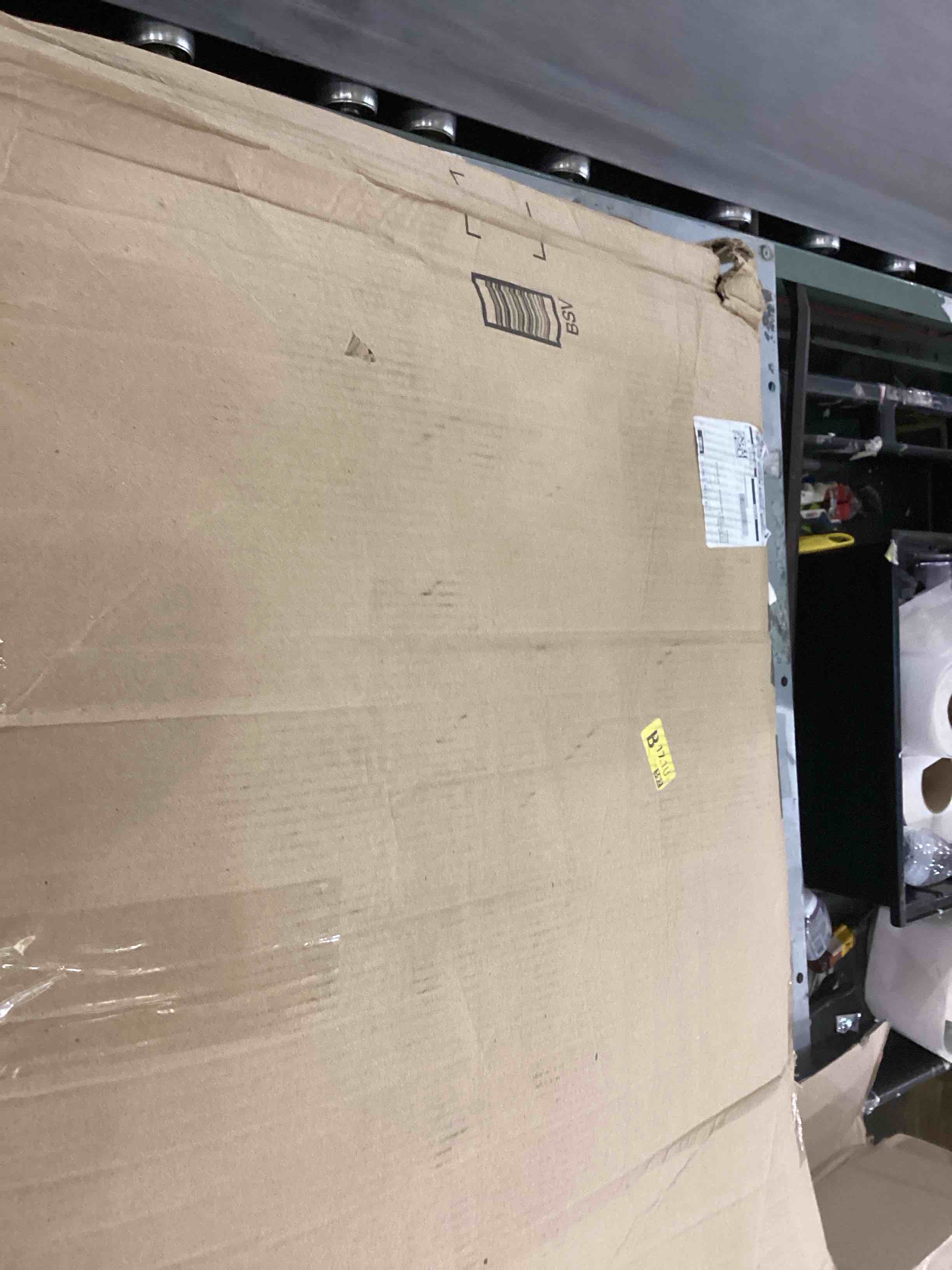 https://s3.amazonaws.com/lotting-images-prod/bidfta/PPE2547623_1752771022701.jpeg