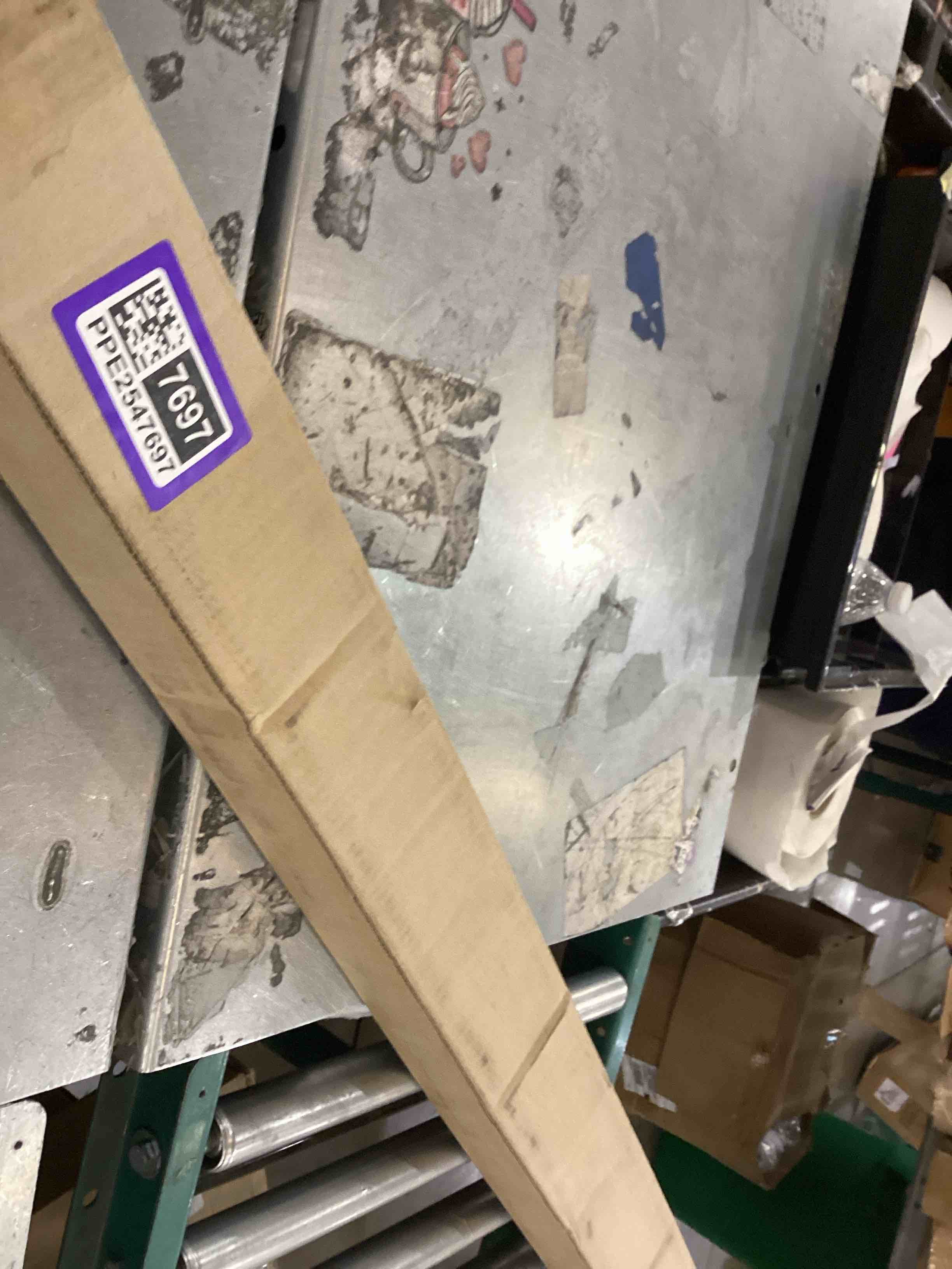 https://s3.amazonaws.com/lotting-images-prod/bidfta/PPE2547697_1752779609343.jpeg