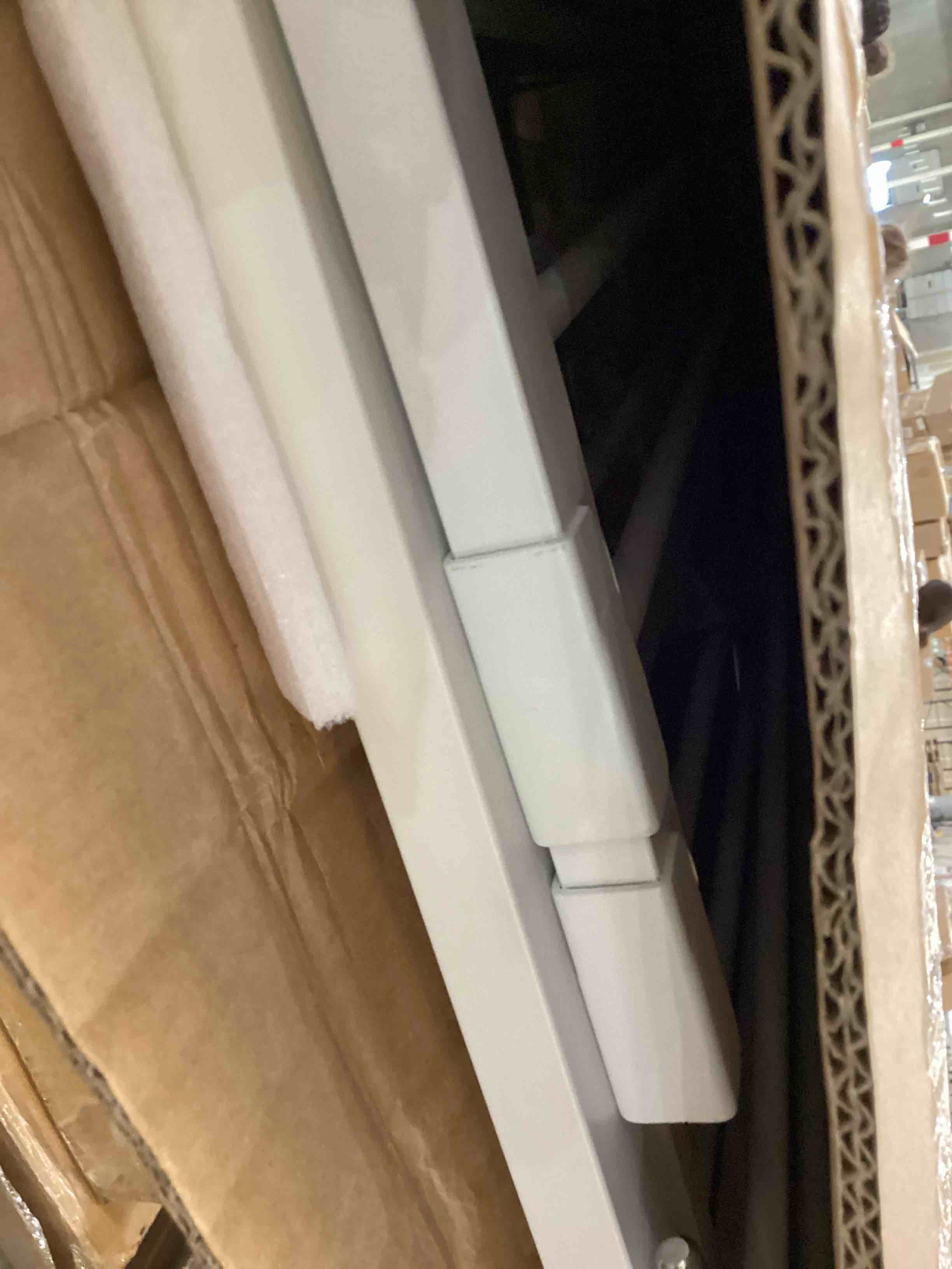https://s3.amazonaws.com/lotting-images-prod/bidfta/PPE2547780_1752774249746.jpeg