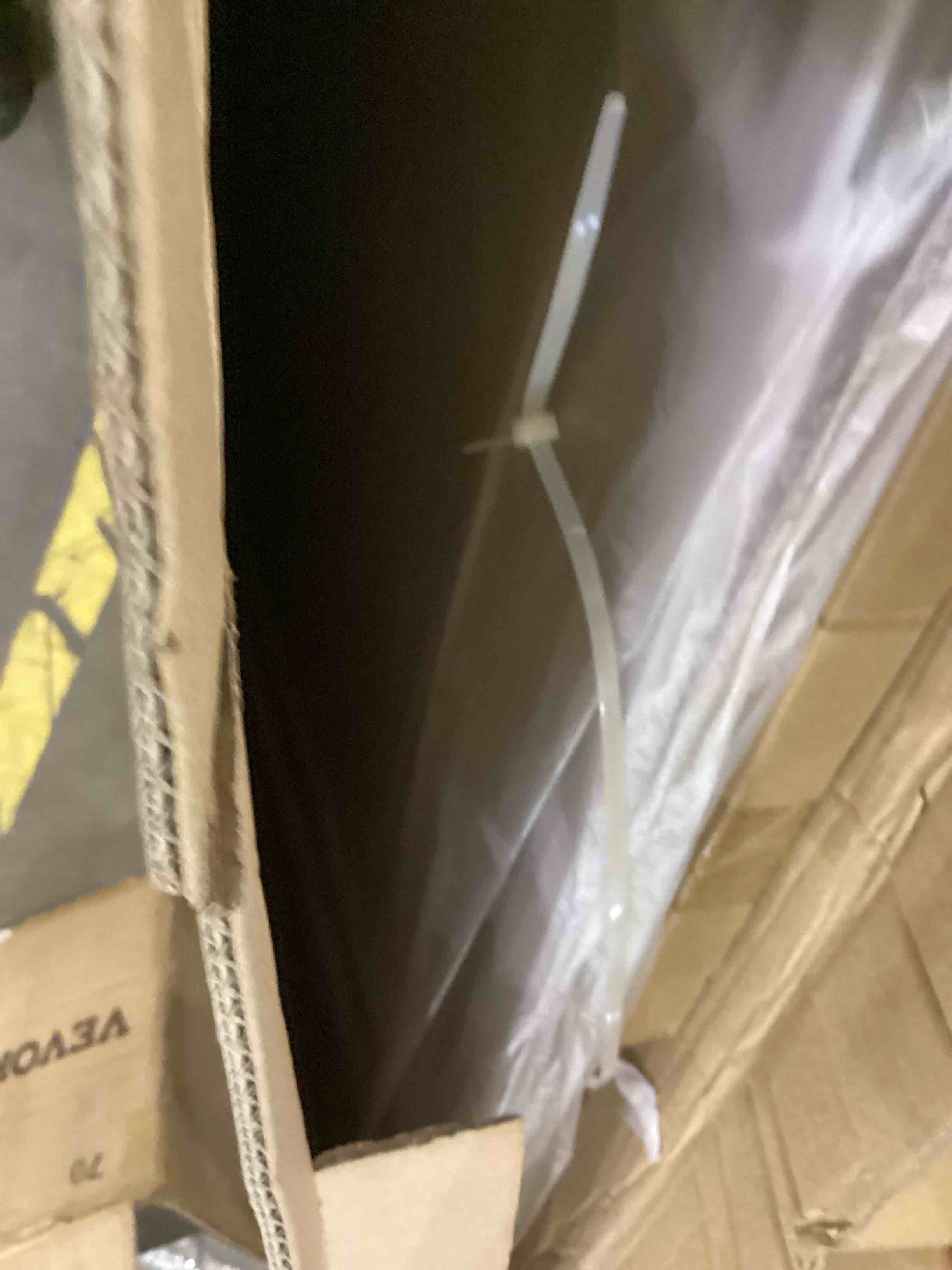 https://s3.amazonaws.com/lotting-images-prod/bidfta/PPE2551011_1752665423379.jpeg