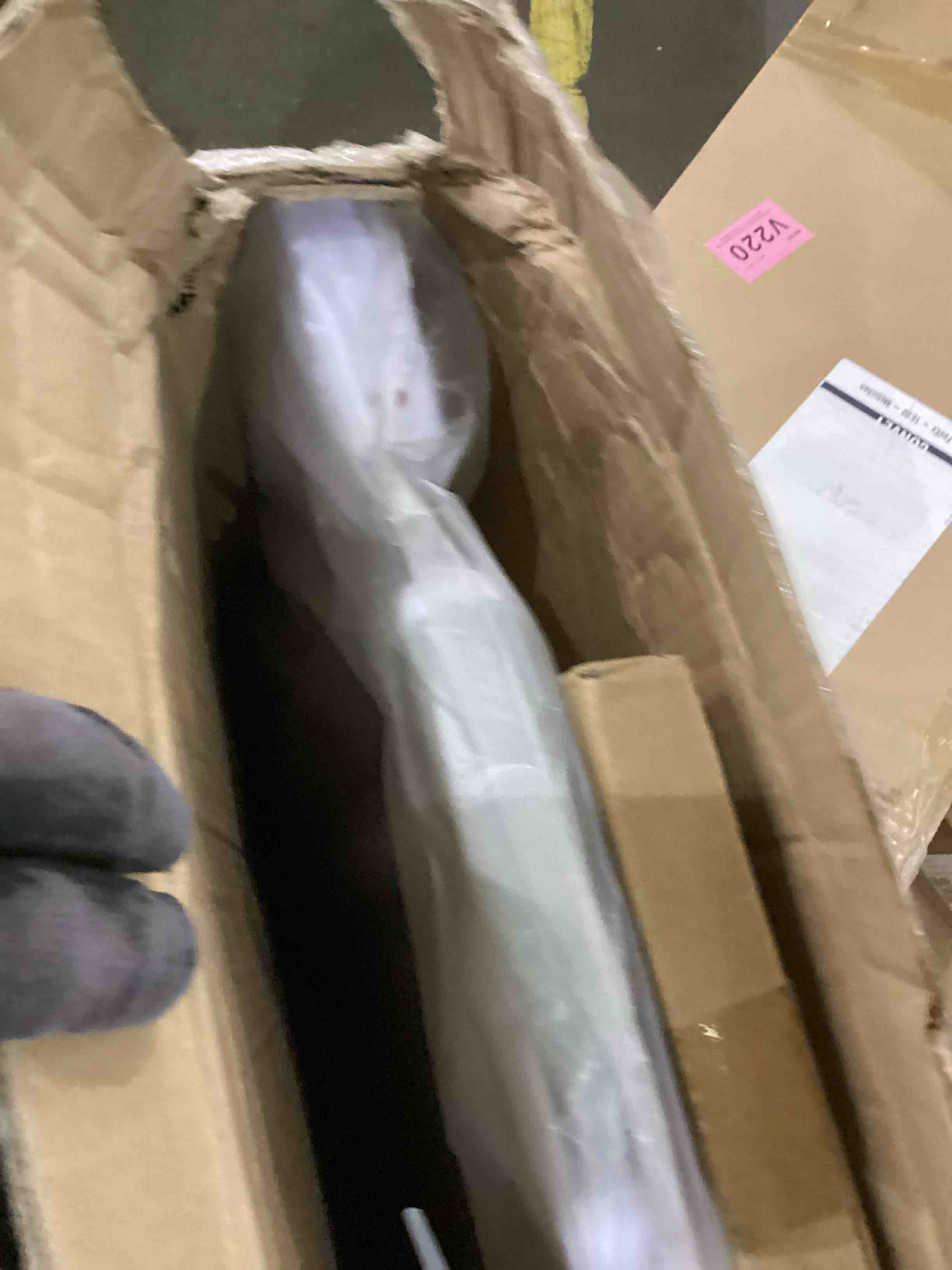 https://s3.amazonaws.com/lotting-images-prod/bidfta/PPE2551011_1752665425288.jpeg