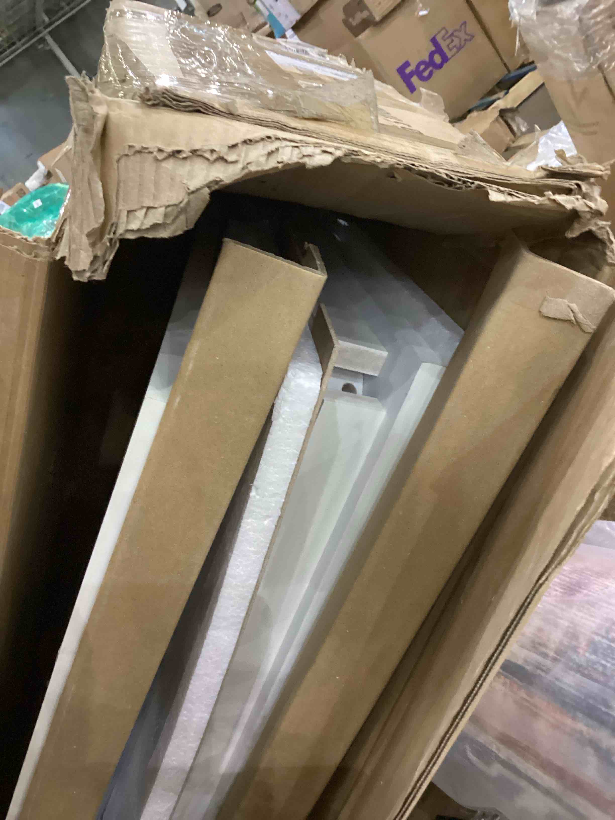 https://s3.amazonaws.com/lotting-images-prod/bidfta/PPE2551048_1752668243000.jpeg