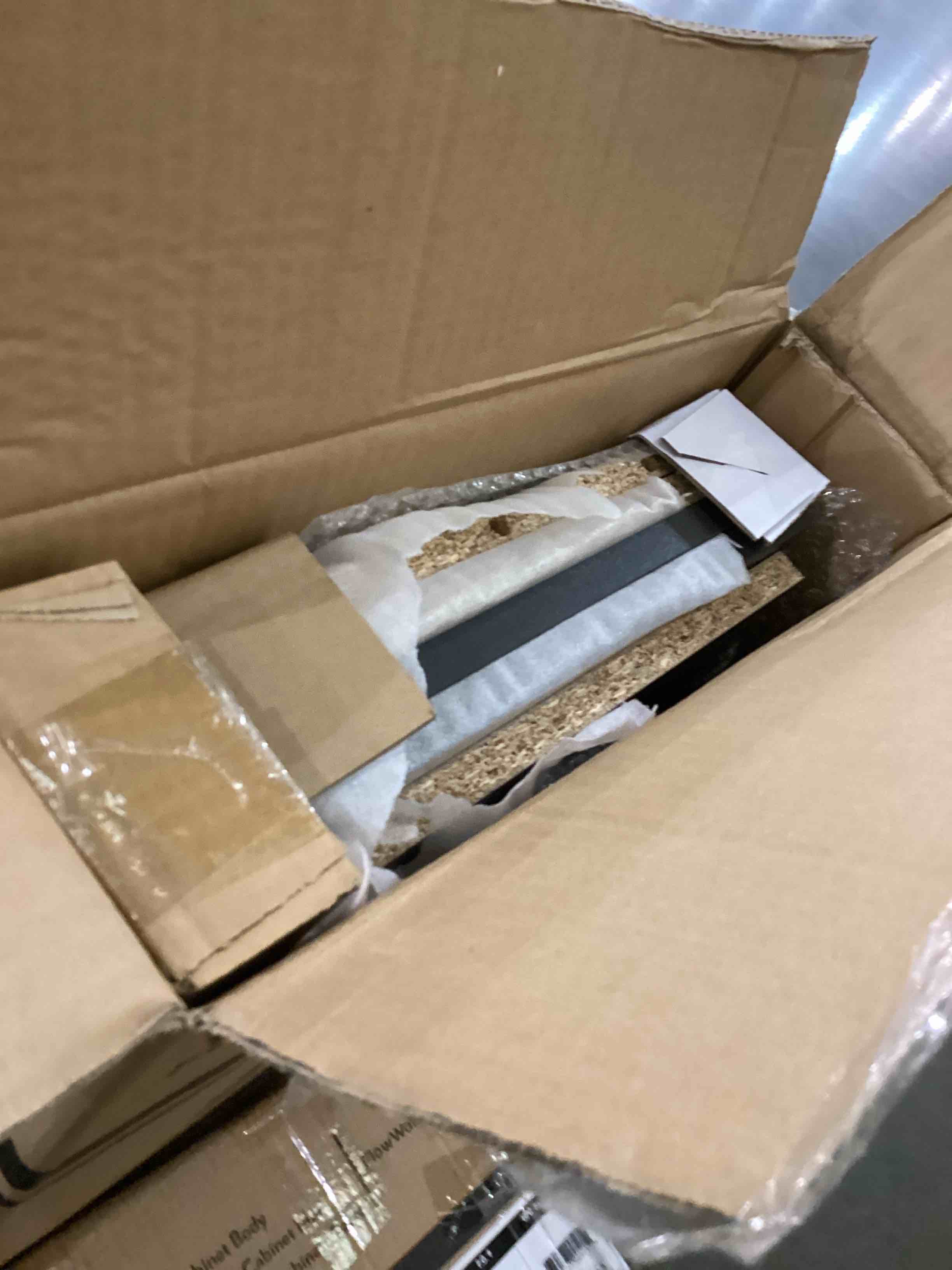 https://s3.amazonaws.com/lotting-images-prod/bidfta/PPE2551275_1752840753911.jpeg