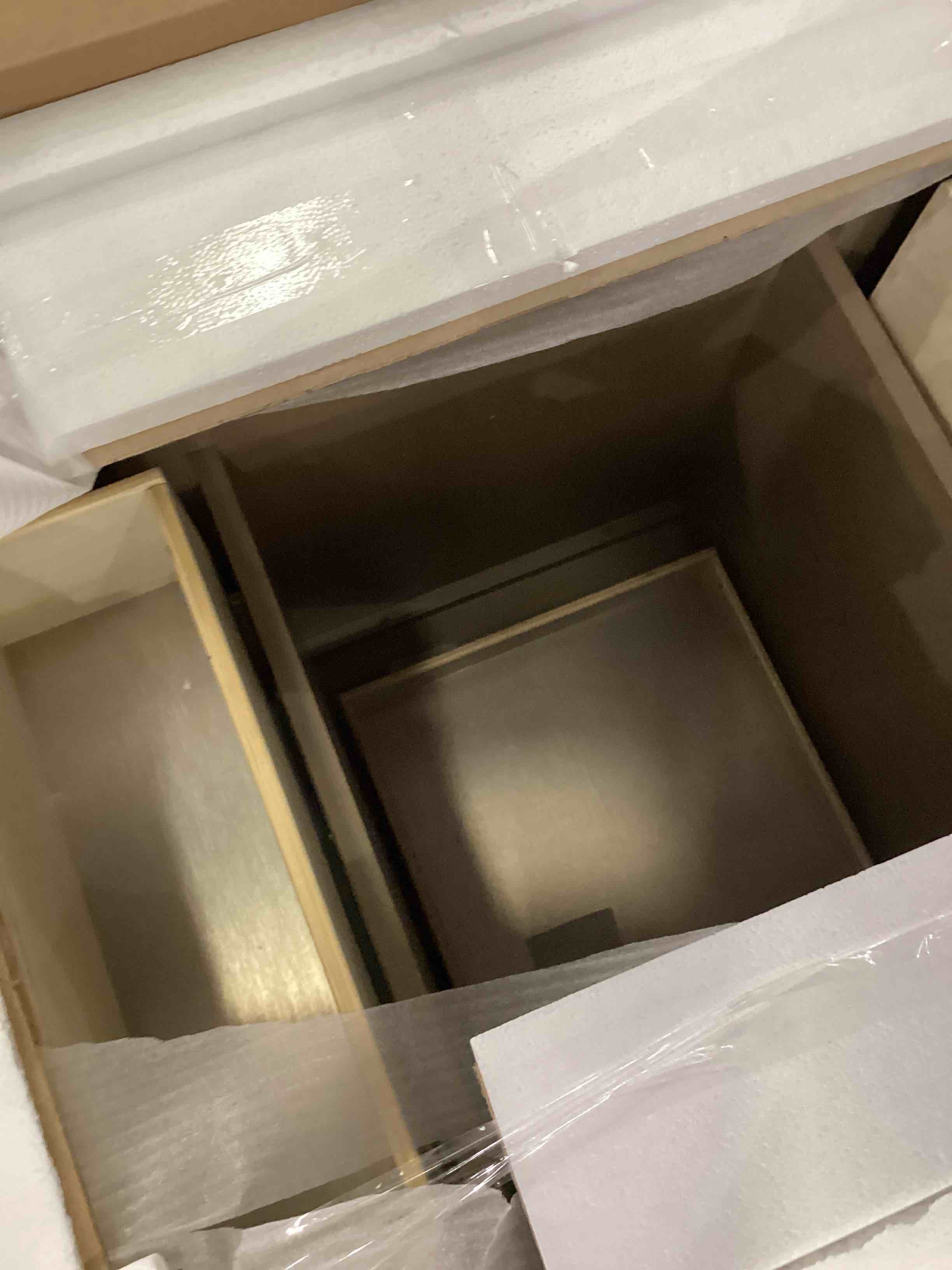 https://s3.amazonaws.com/lotting-images-prod/bidfta/PPE2551296_1752844943480.jpeg