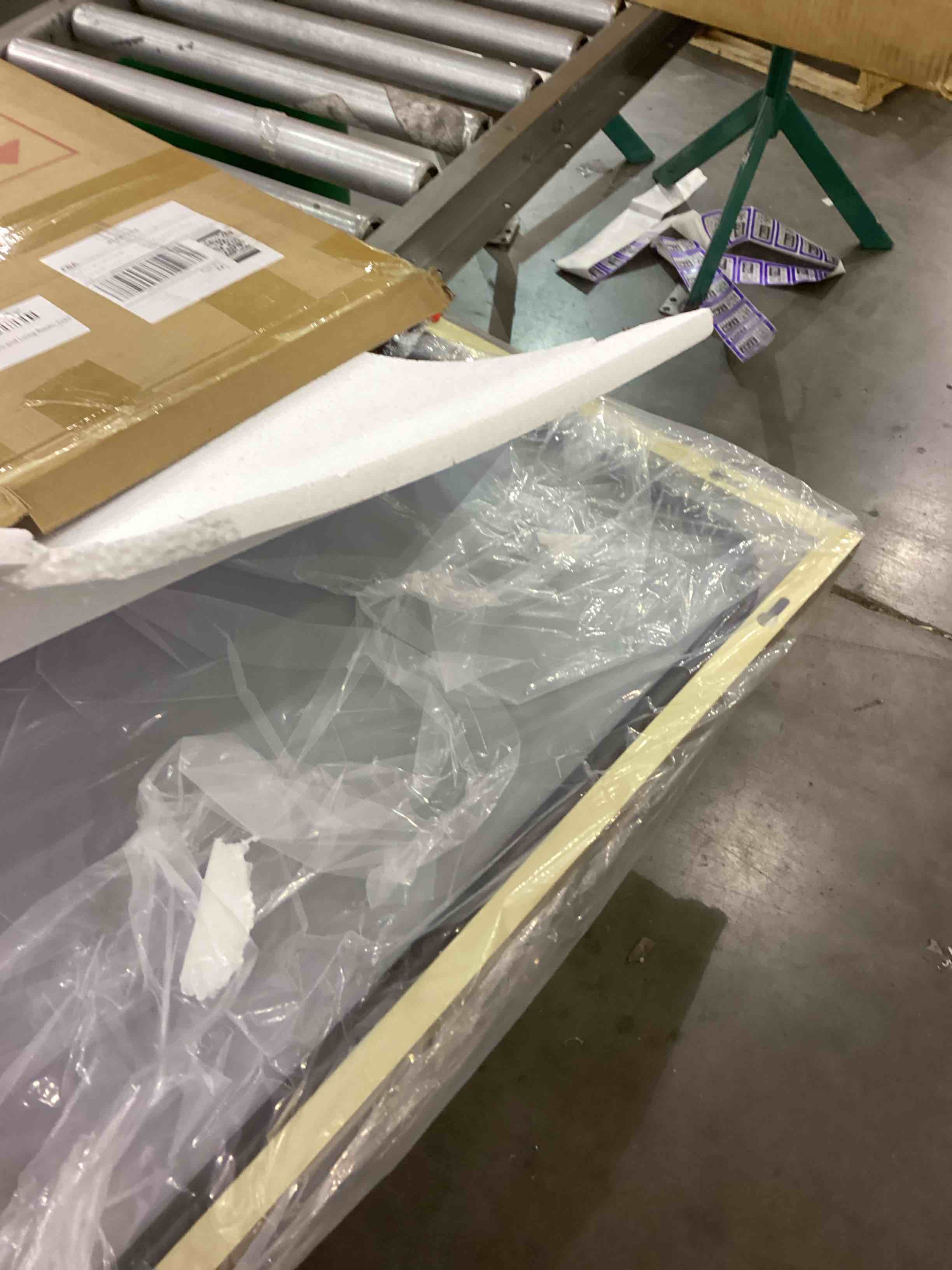 https://s3.amazonaws.com/lotting-images-prod/bidfta/PPE2551660_1752840416968.jpeg