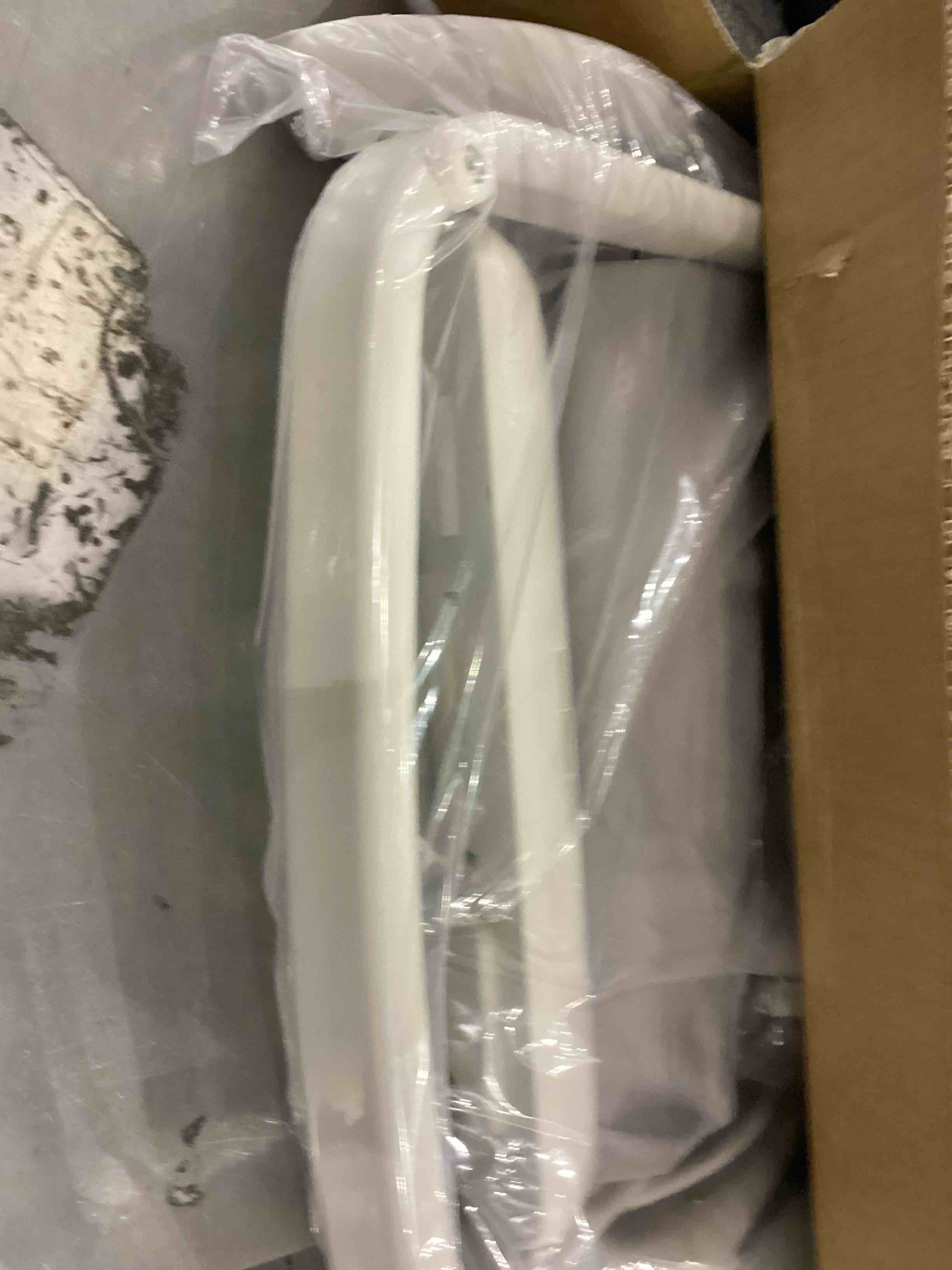 https://s3.amazonaws.com/lotting-images-prod/bidfta/PPE2551678_1752839297957.jpeg