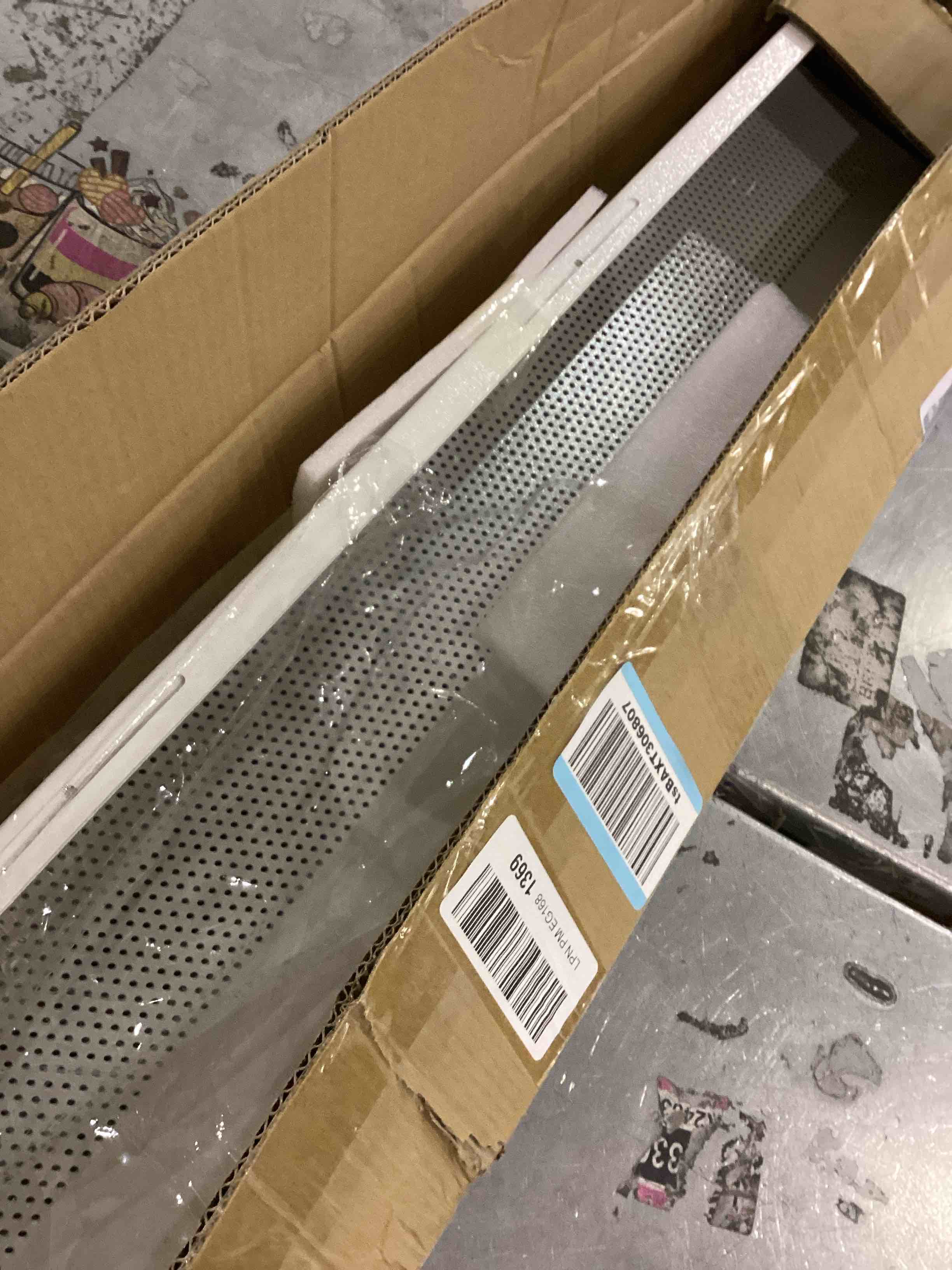 https://s3.amazonaws.com/lotting-images-prod/bidfta/PPE2551679_1752839222387.jpeg
