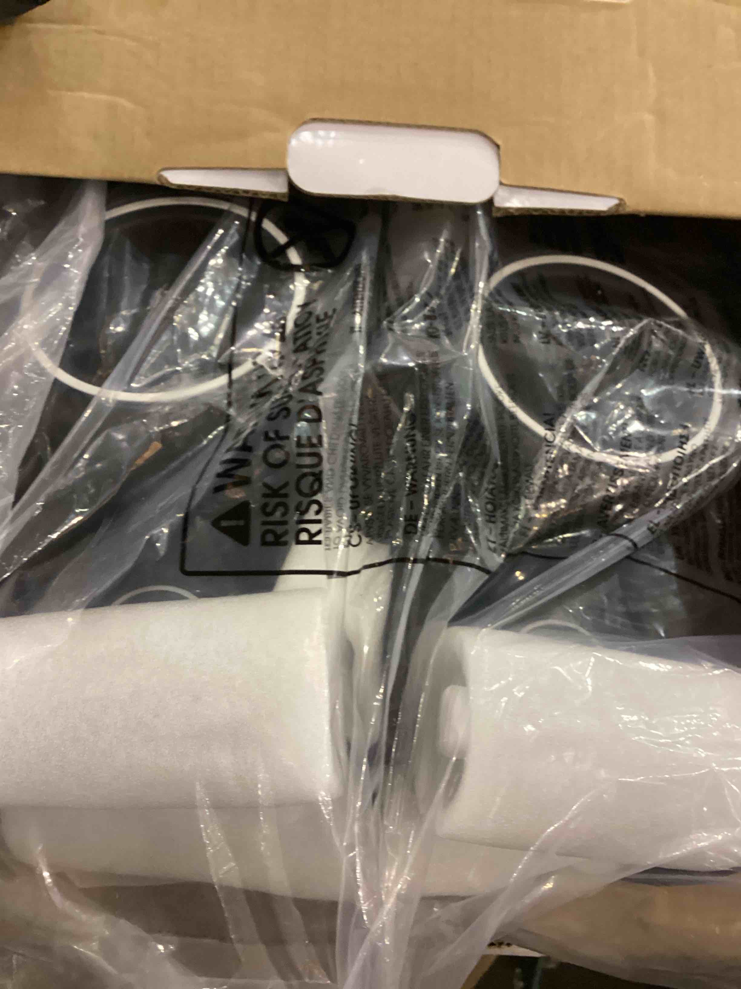 https://s3.amazonaws.com/lotting-images-prod/bidfta/PPE2551772_1752842777496.jpeg