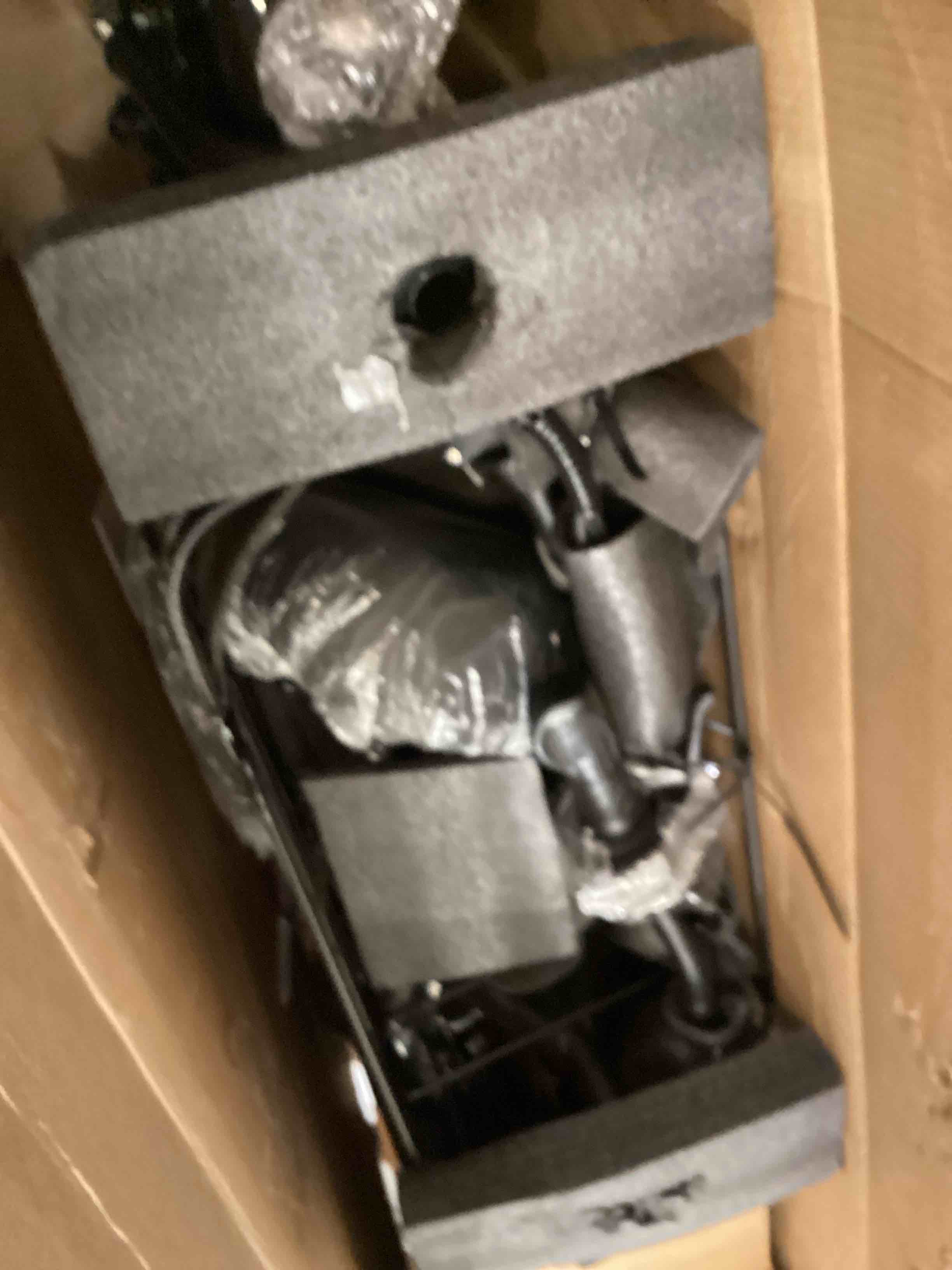 https://s3.amazonaws.com/lotting-images-prod/bidfta/PPE2551815_1752865458438.jpeg