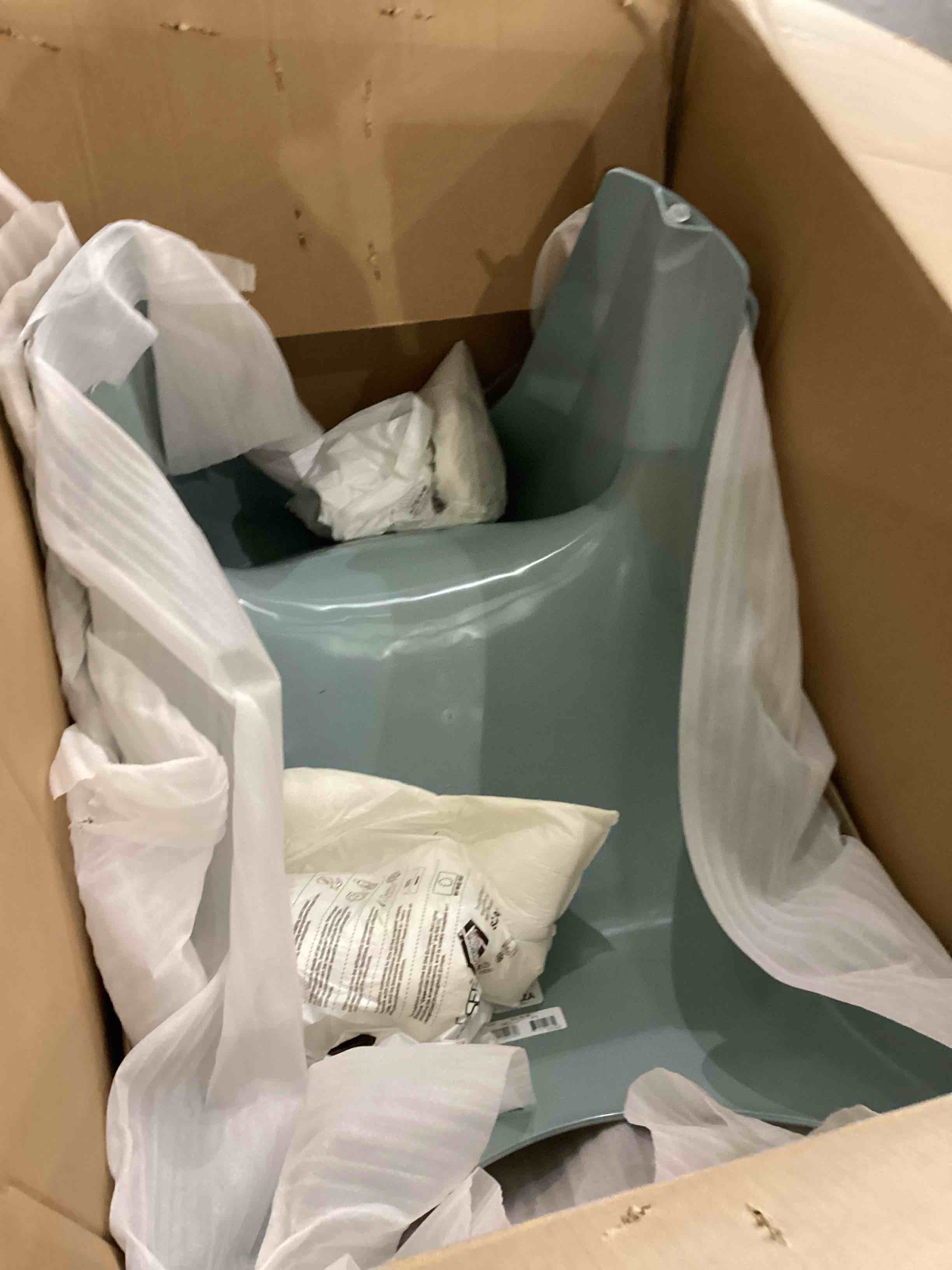 https://s3.amazonaws.com/lotting-images-prod/bidfta/PPE2551853_1753099085853.jpeg