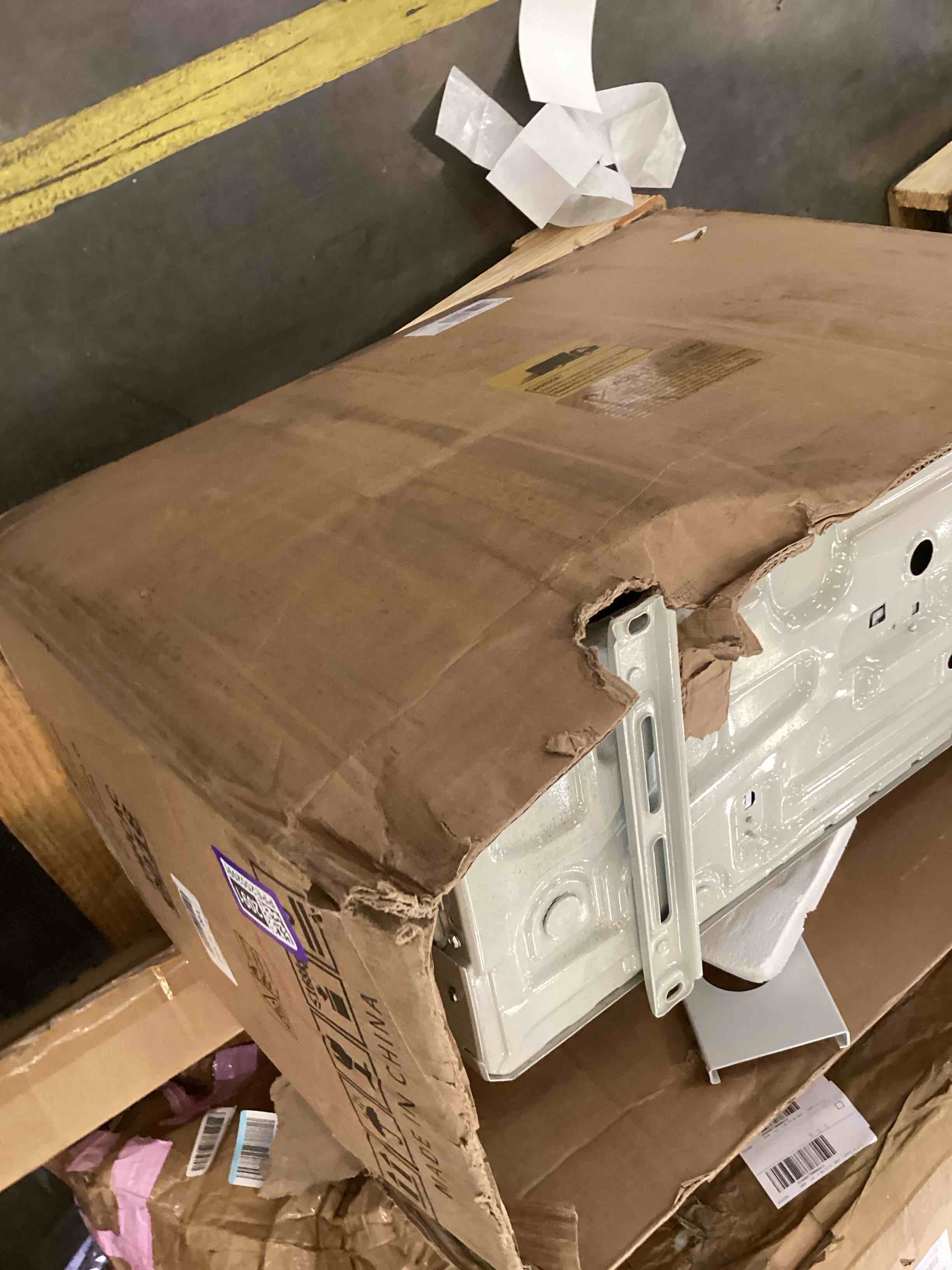 https://s3.amazonaws.com/lotting-images-prod/bidfta/PPE2552091_1753116746878.jpeg