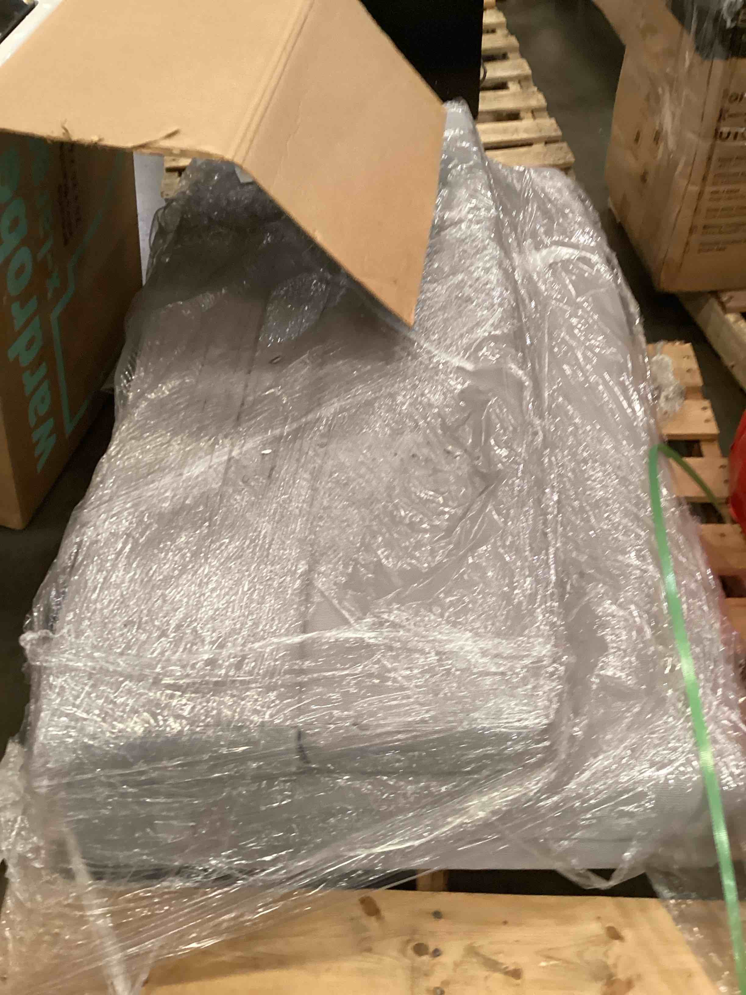 https://s3.amazonaws.com/lotting-images-prod/bidfta/PPE2552124_1753122669337.jpeg
