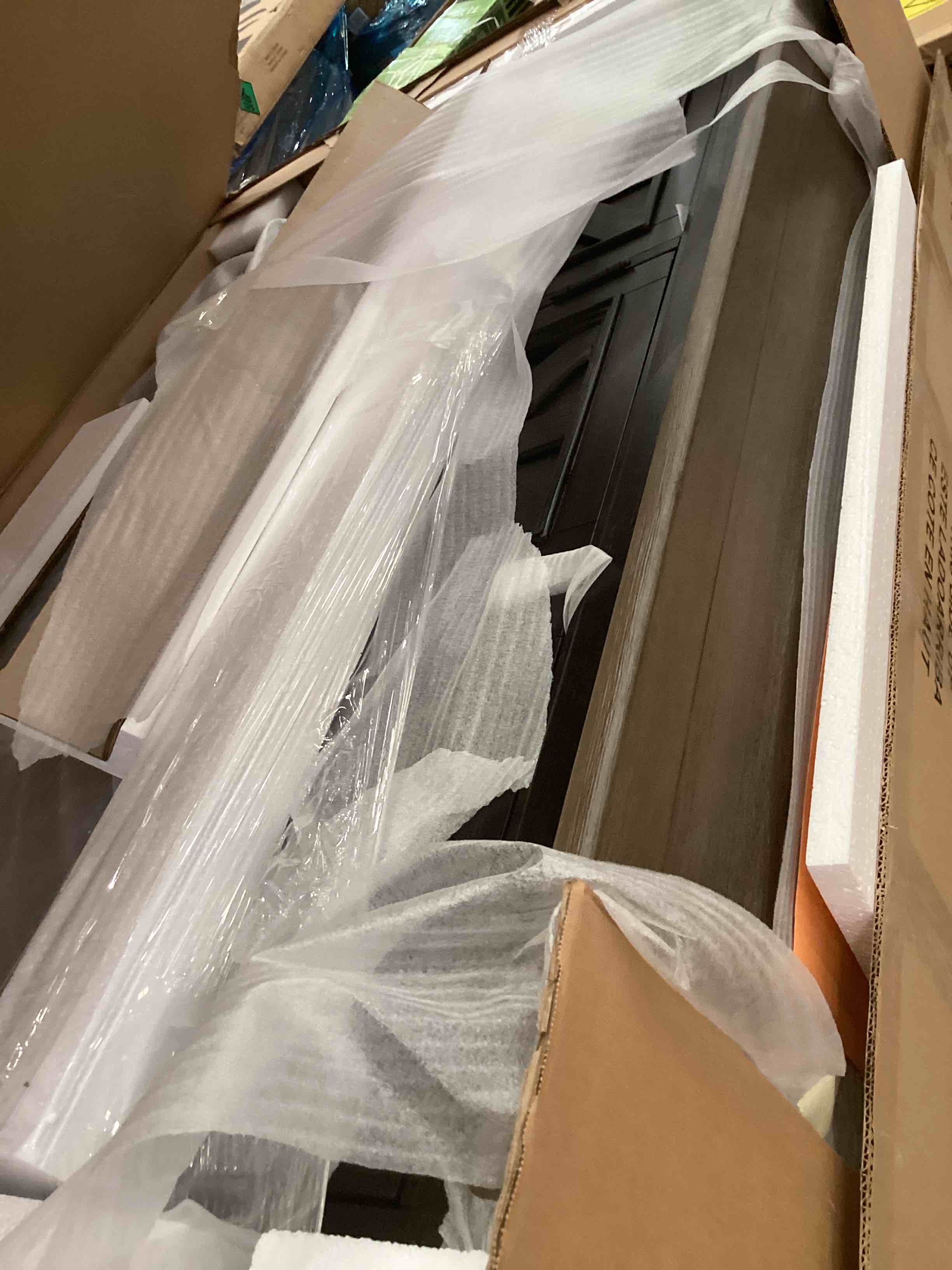 https://s3.amazonaws.com/lotting-images-prod/bidfta/PPE2552418_1753203845636.jpeg